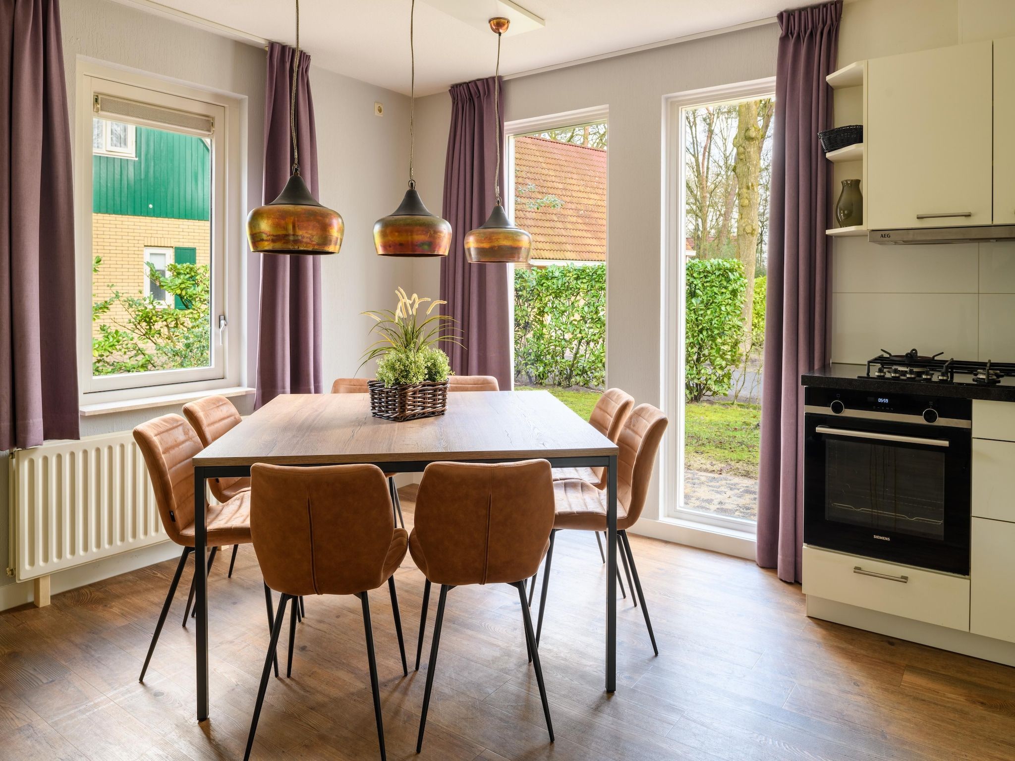 De eetkamer van Parc Duc de Brabant 16 in Diessen-Baarschot