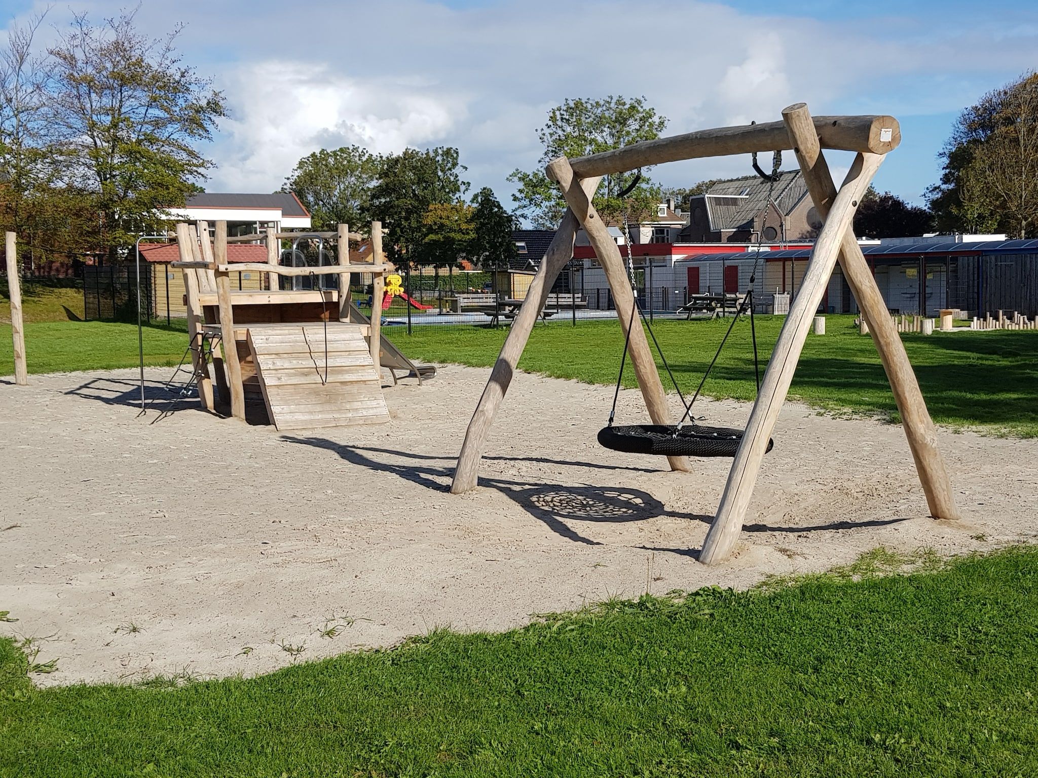 Voorzieningen bij 2 chalets naast elkaar in Tzummarum