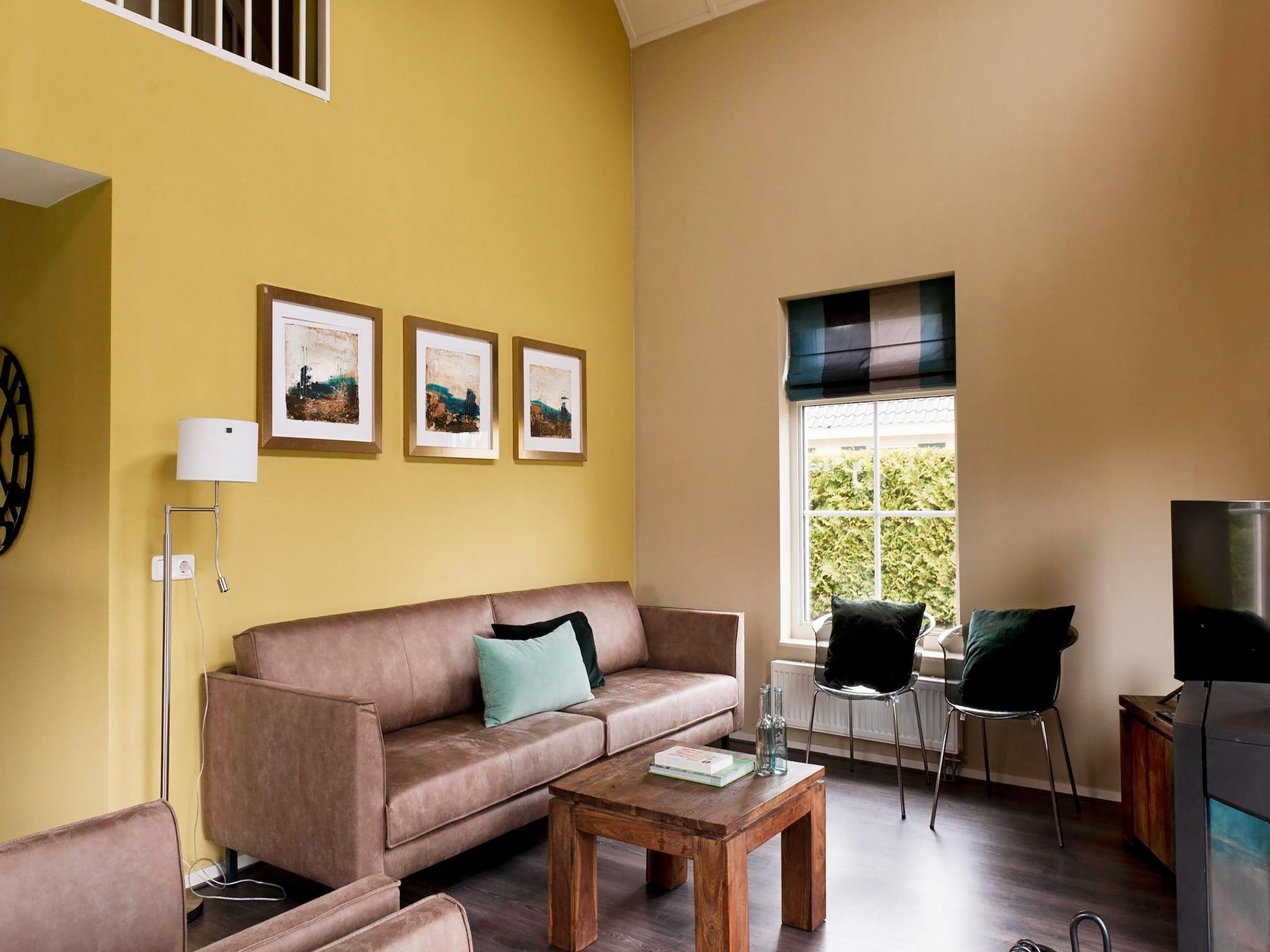 De woonkamer van 8 pers. Heerd Wellness de luxe in Vlagtwedde