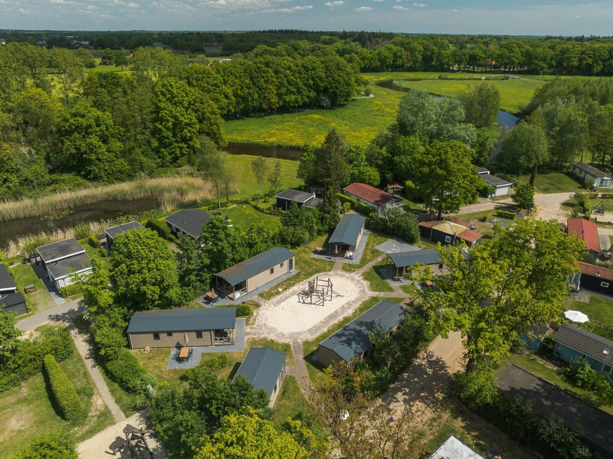 Group accommodation (6x bungalette 5p with veranda). in Zuna - Foto 11 van 27