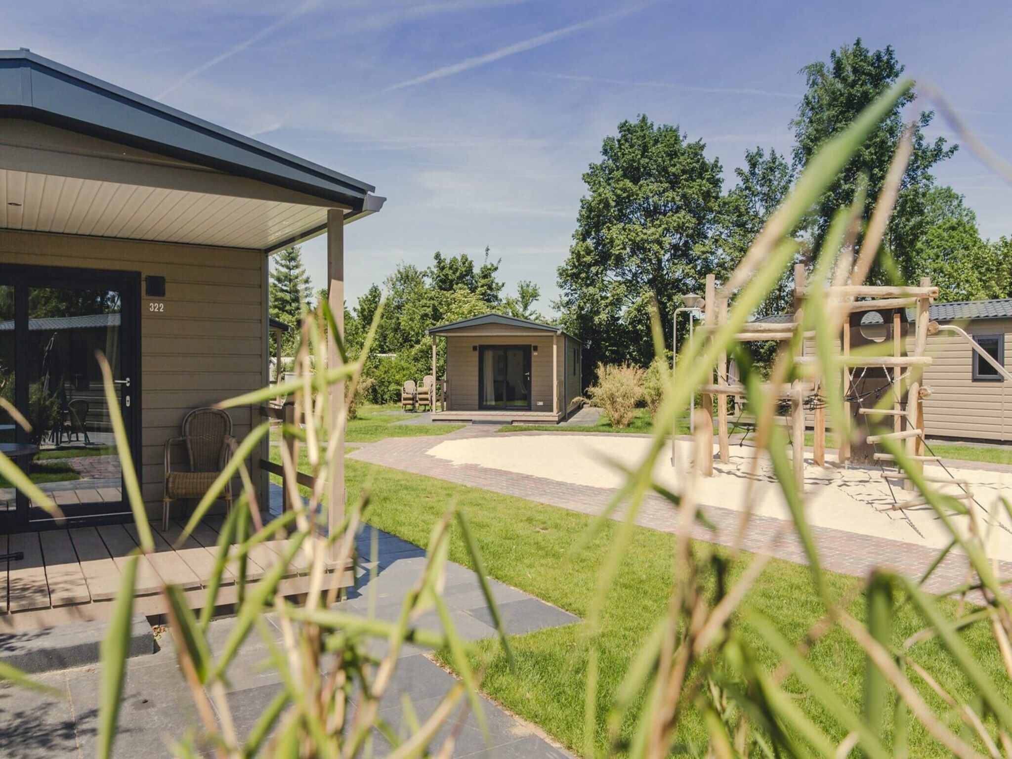 Group accommodation (6x bungalette 5p with veranda). in Zuna - Foto 10 van 25