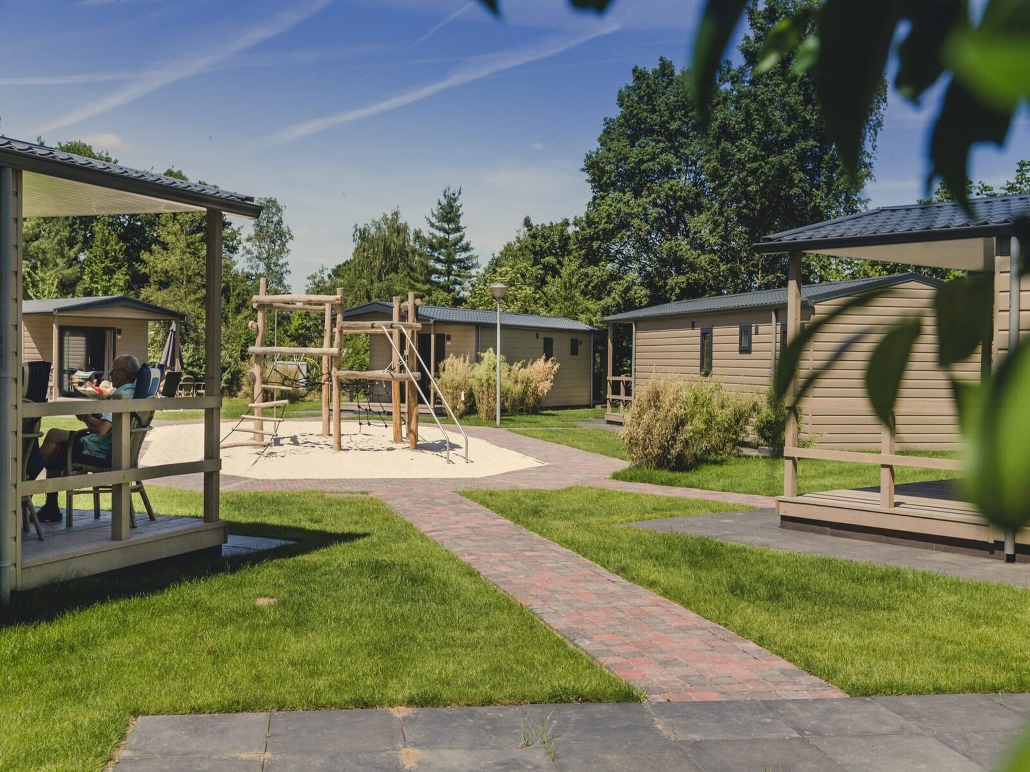Group accommodation (6x bungalette 5p with veranda). in Zuna - Foto 11 van 25