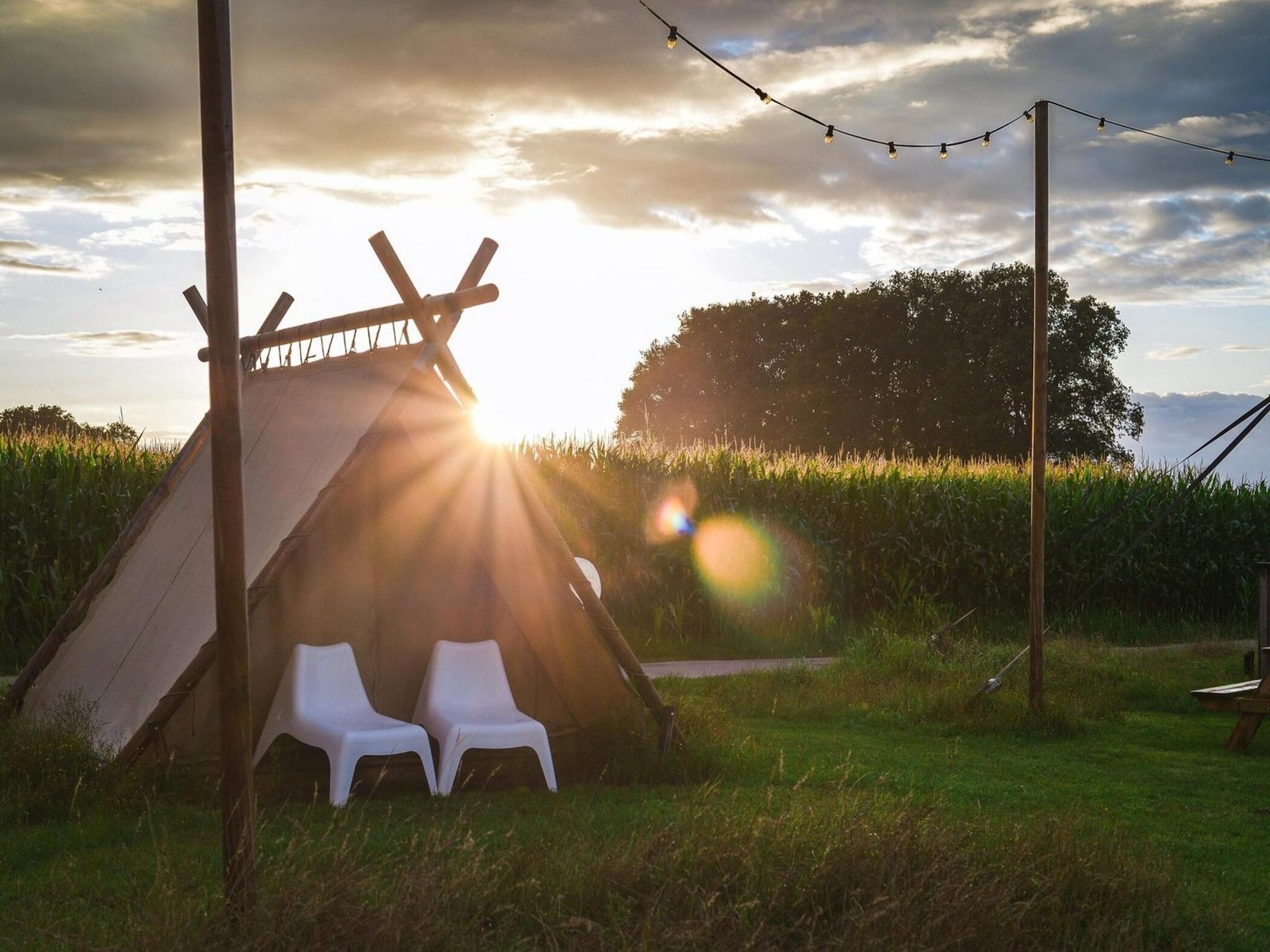 De buitenkant van Group accommodation (6x luxury glamping tent) I 32 people in Zuna