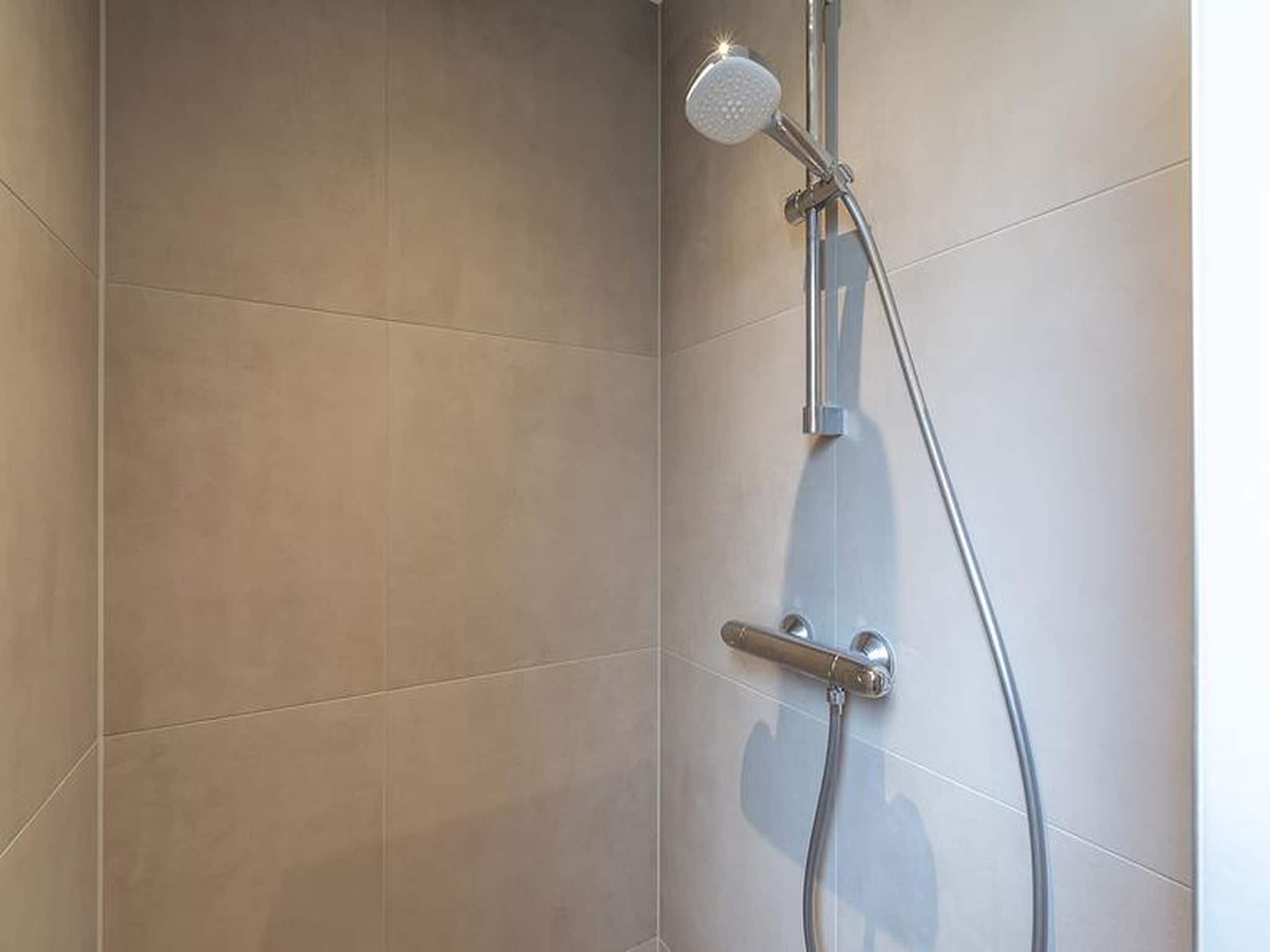 De badkamer van Sandepark 113 in Groote Keeten