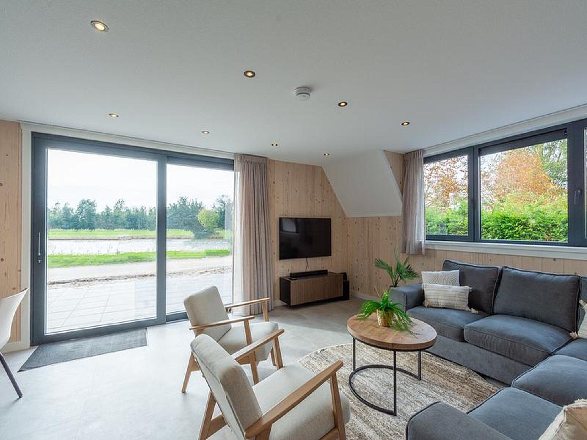 De woonkamer van Sandepark 113 in Groote Keeten