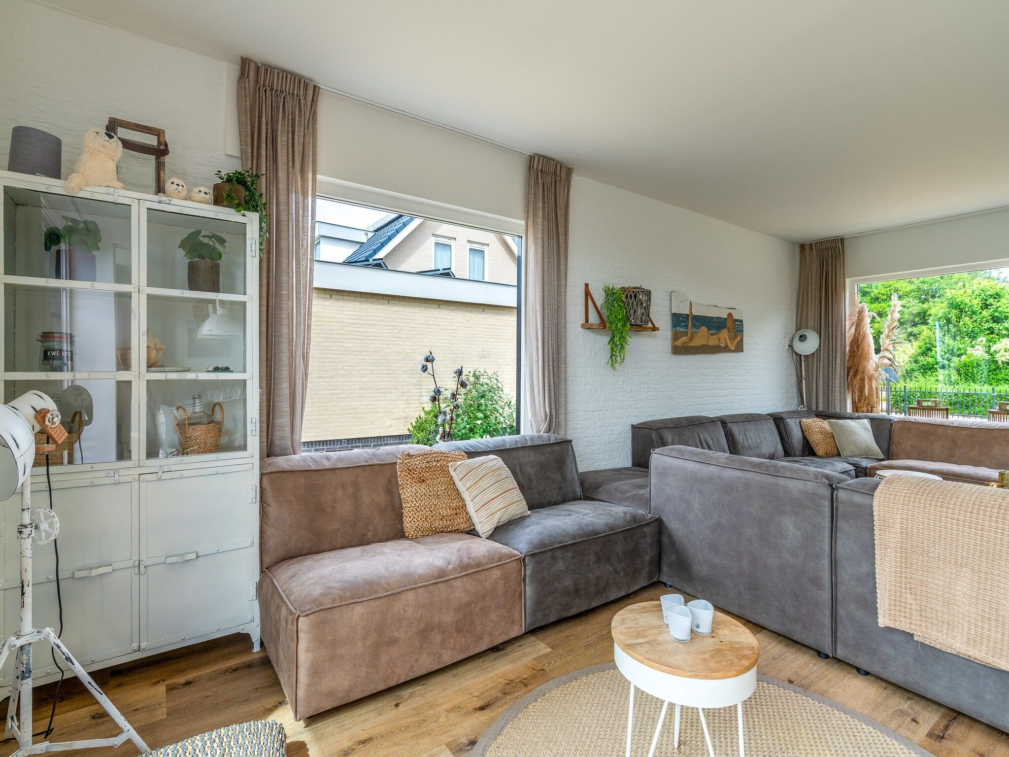 De woonkamer van Orchismient 17 in De Koog