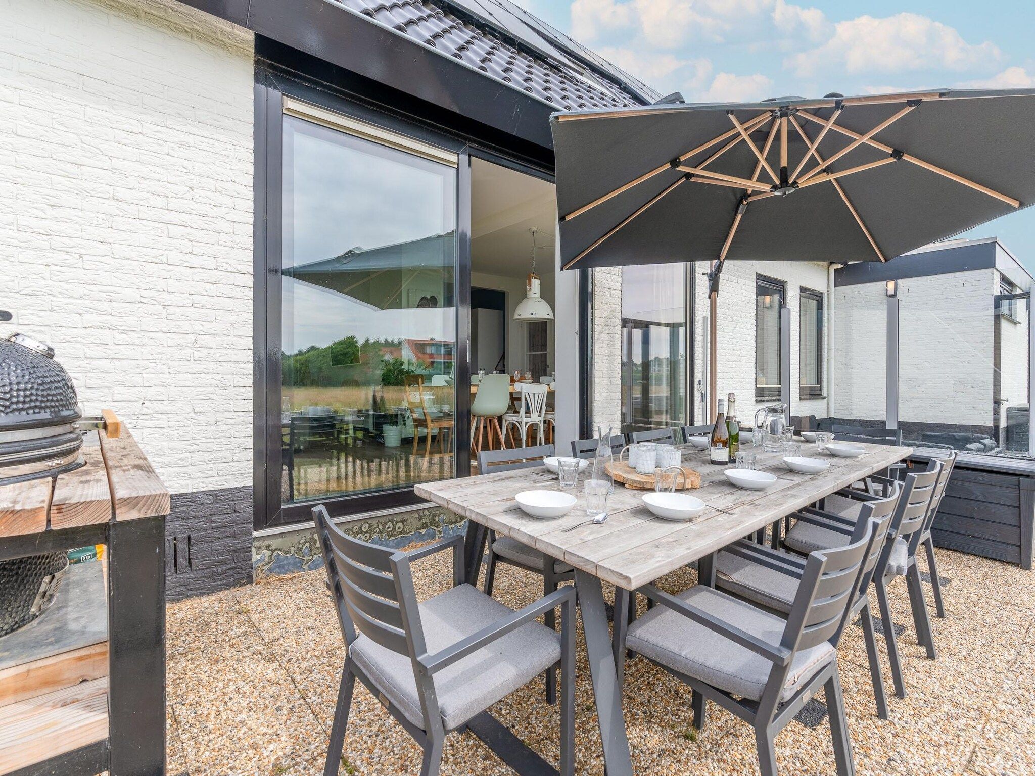 Het terras van Orchismient 17 in De Koog