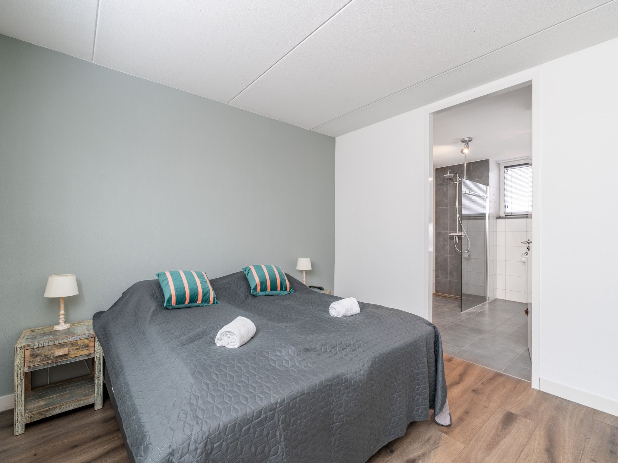 Een slaapkamer van Hoogelandt 106F in De Koog