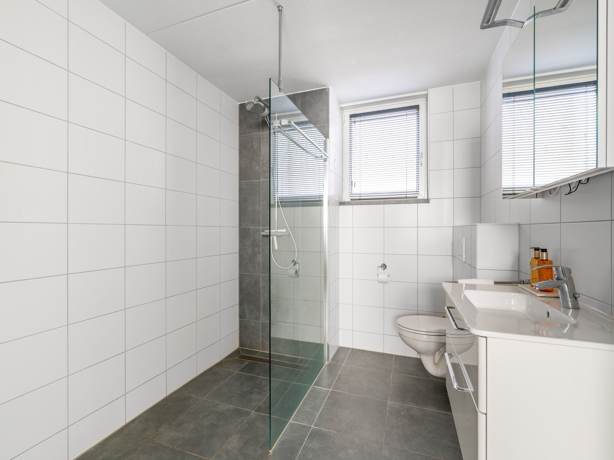 De badkamer van Hoogelandt 106F in De Koog