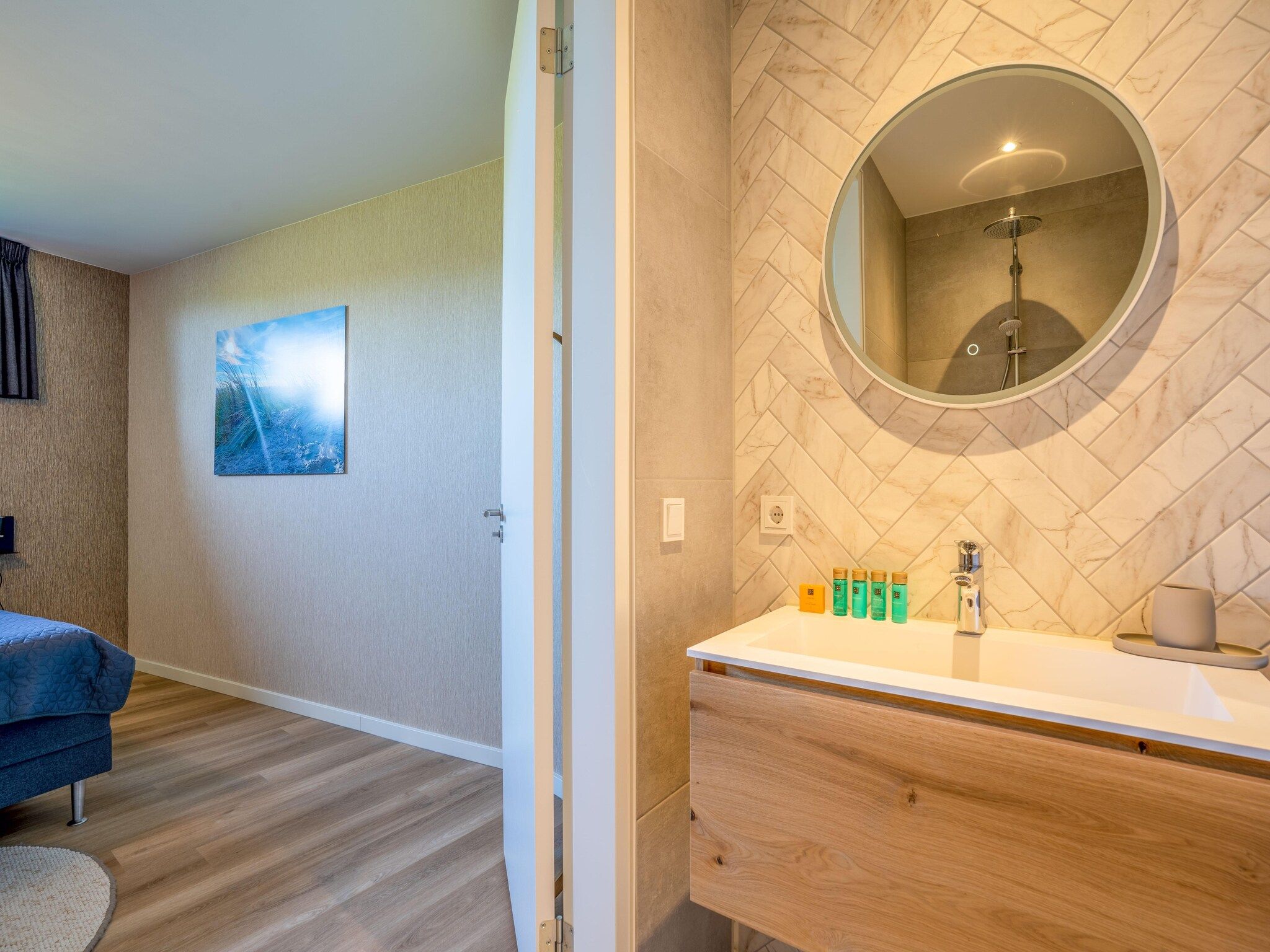 De badkamer van Waalburght 24 in De Waal