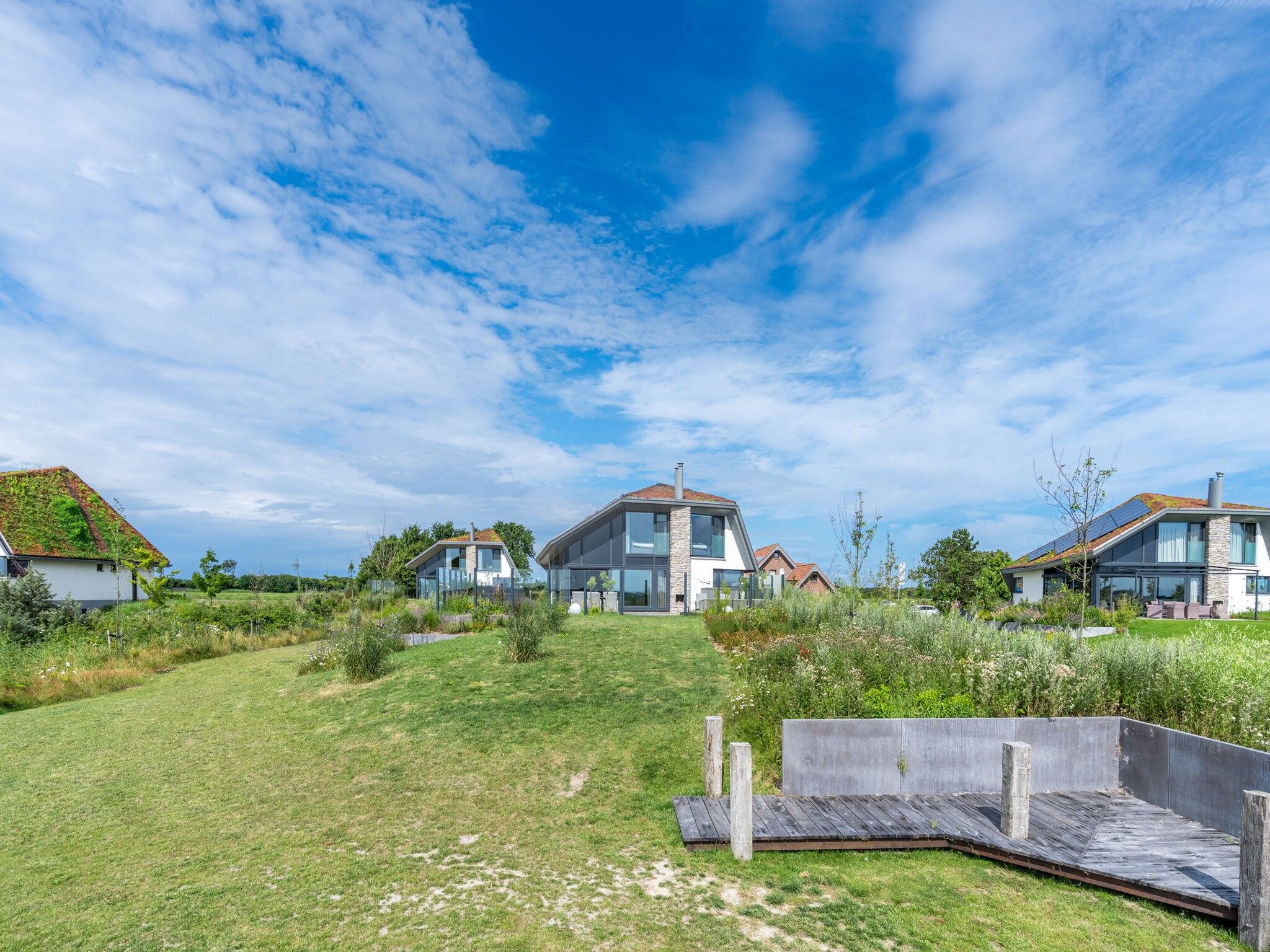 De tuin van Waalerburght 18 in De Waal