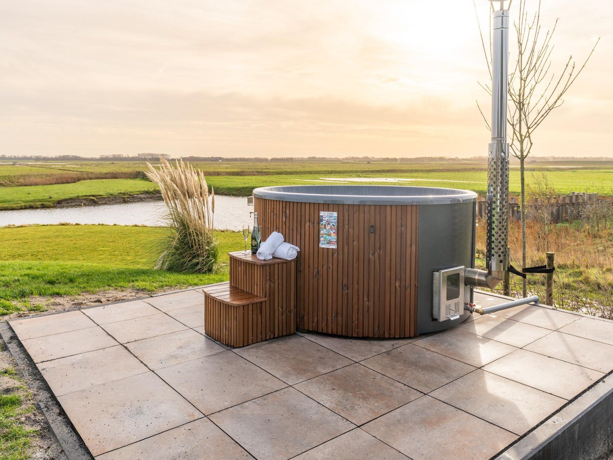 Wellness bij Waalerburght 18 in De Waal