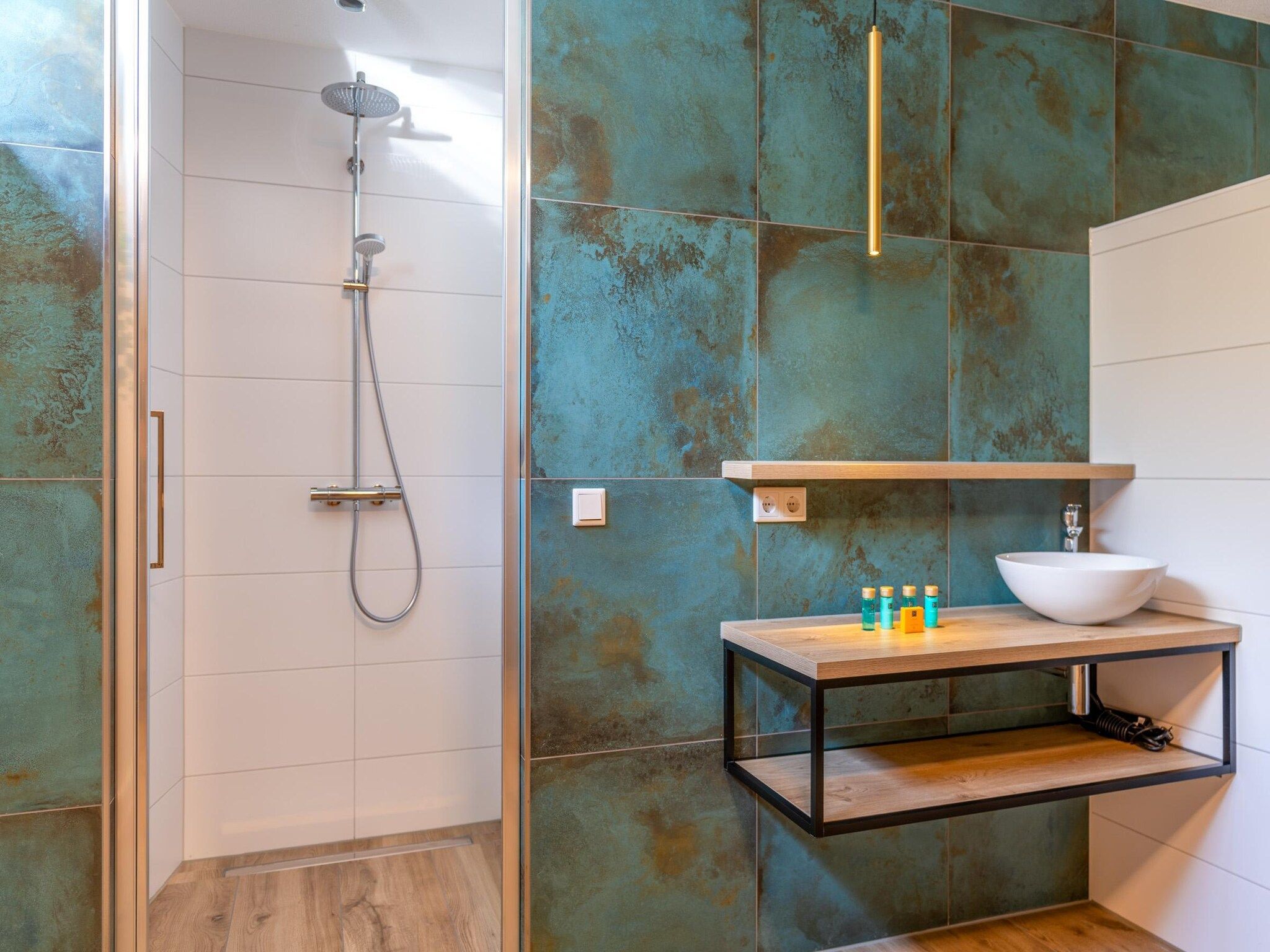 De badkamer van Waalerburght 14 in De Waal