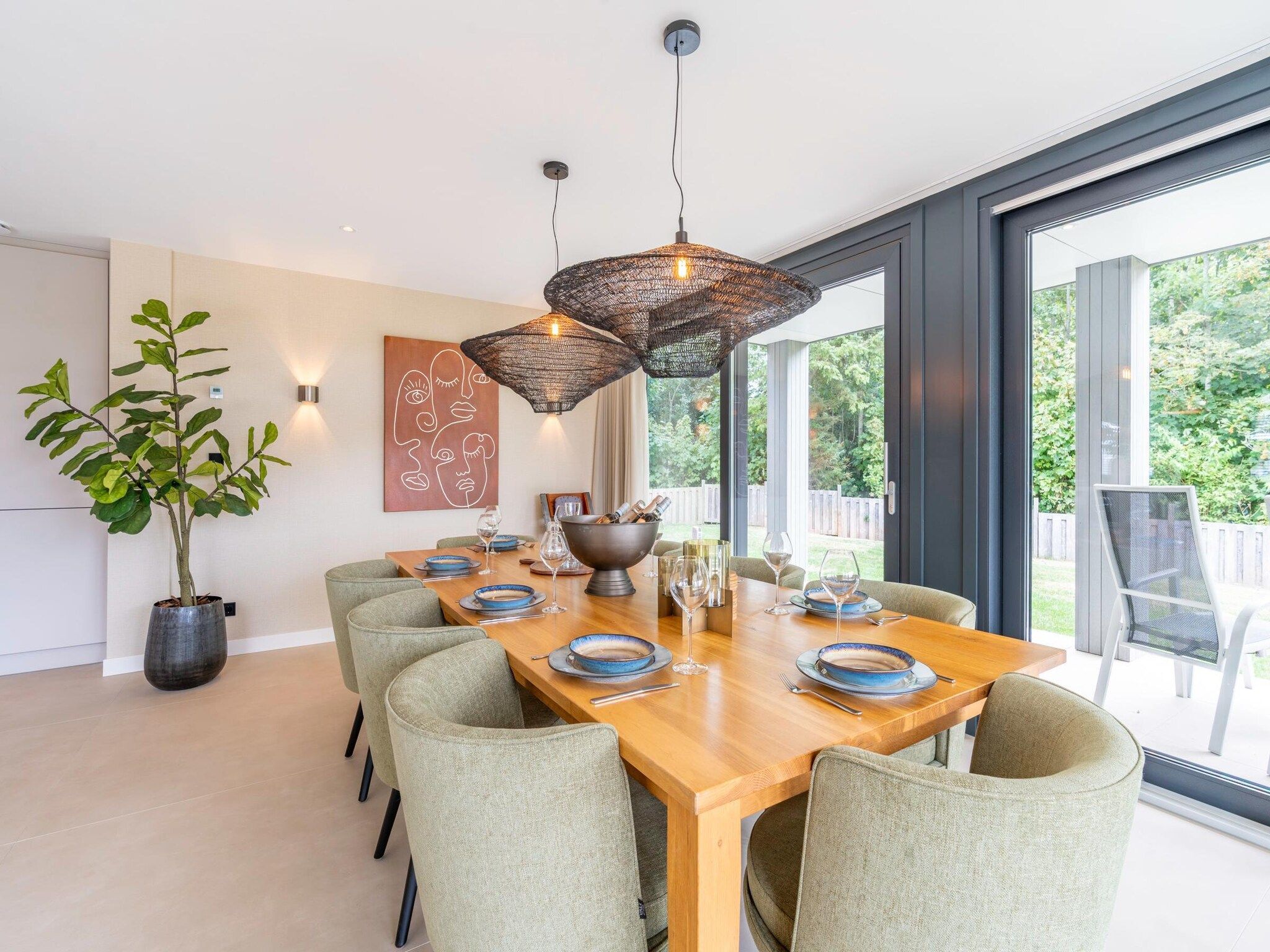 De eetkamer van Orchismient 39 in De Koog