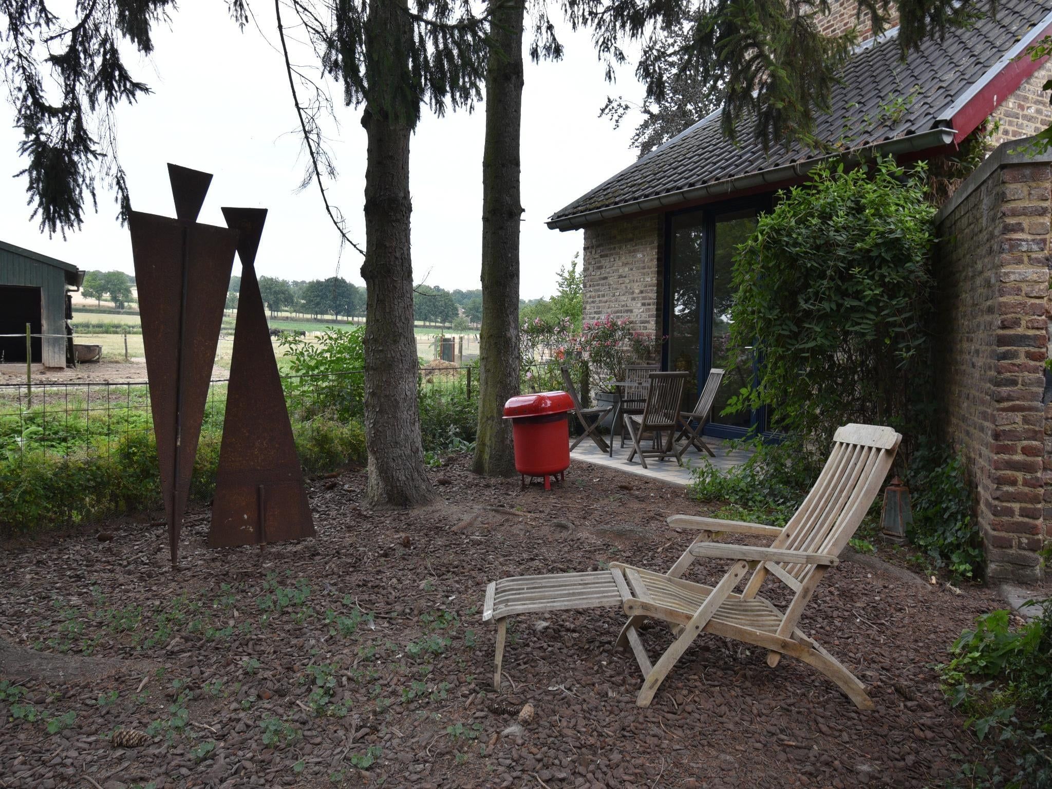 De tuin van Meschermolen 14 in Mesch-Eijsden