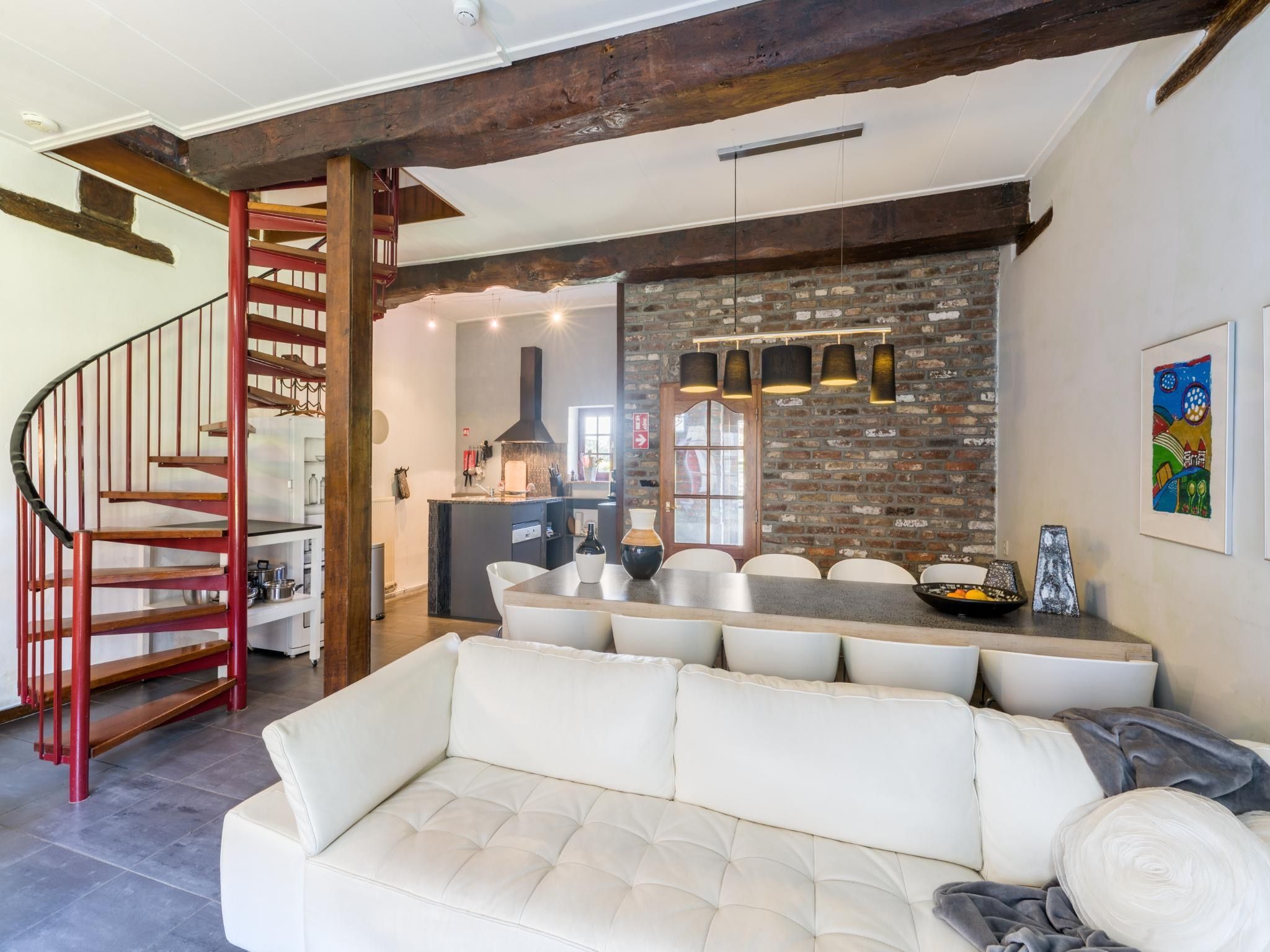 De woonkamer van Meschermolen 3 in Mesch-Eijsden