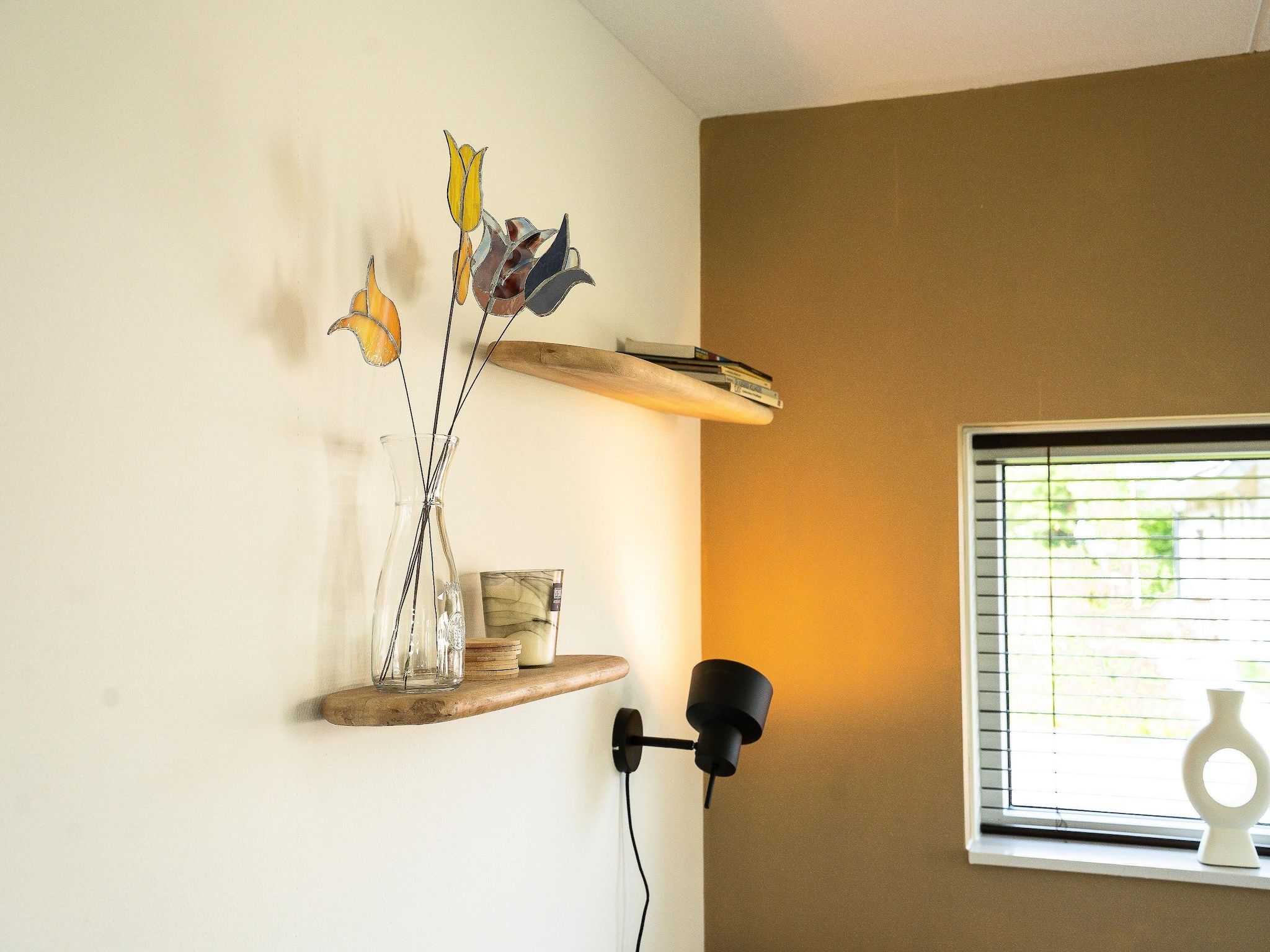 De woonkamer van Wetterfrei in Elahuizen