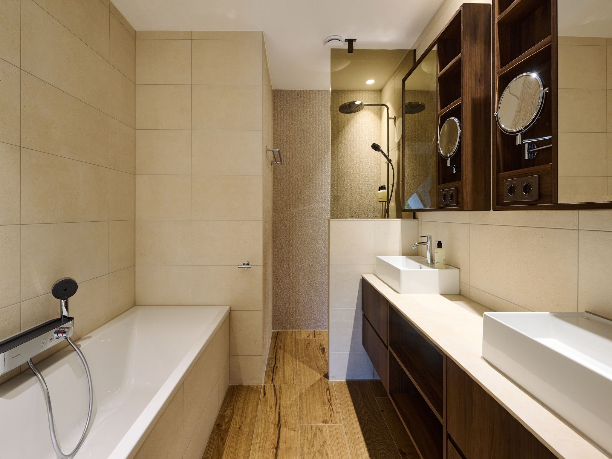 De badkamer van Droomsuites Texel - 8 person apartement in Den Burg