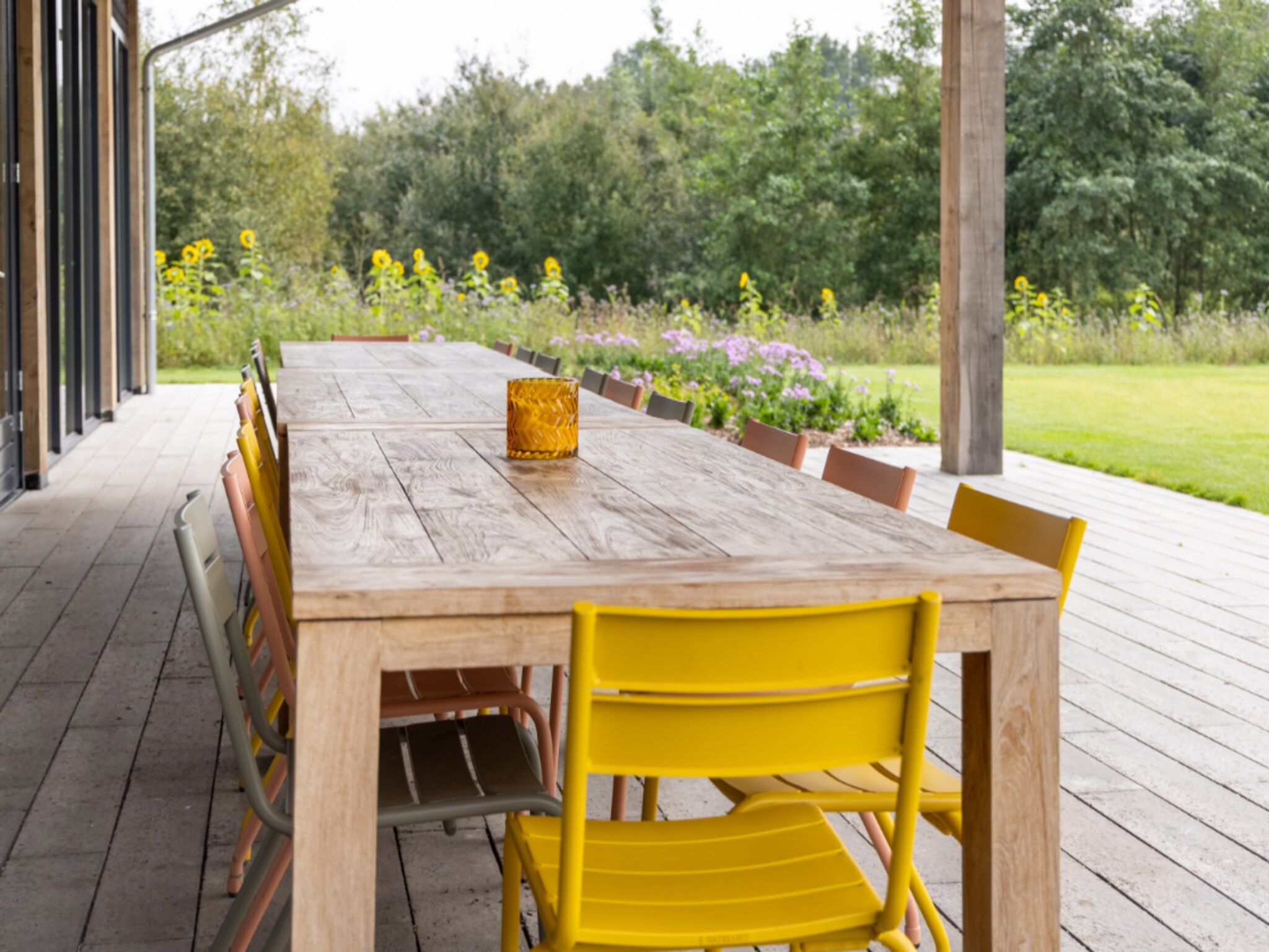 Het terras van Het Heerlijcke Huis in Aalten