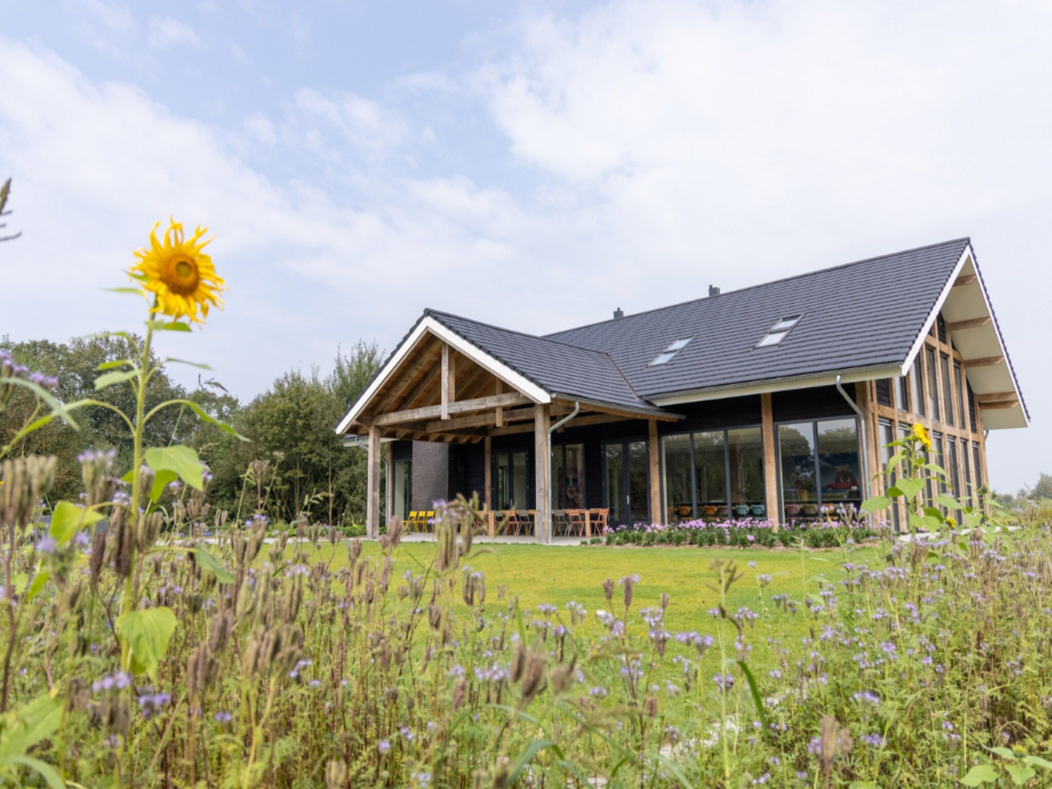 De buitenkant van Het Heerlijcke Huis in Aalten