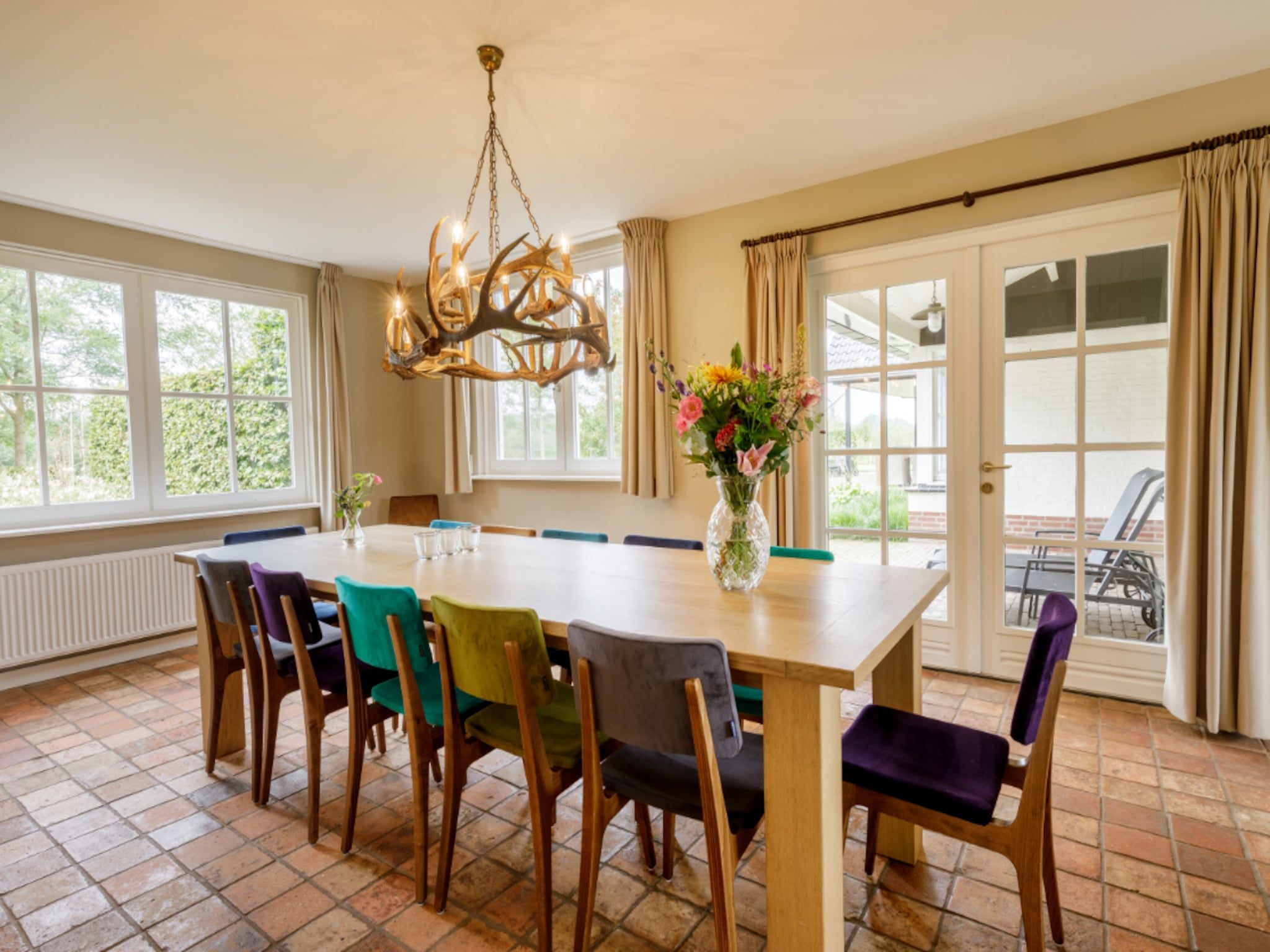 De eetkamer van Landhuis Aalten in Aalten