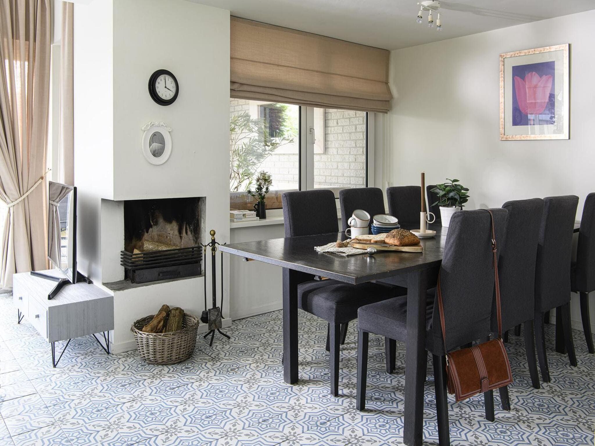 De eetkamer van Family House | 10-12 personen | 4 slaapkamers | 3,5 badkamers in Loosdrecht