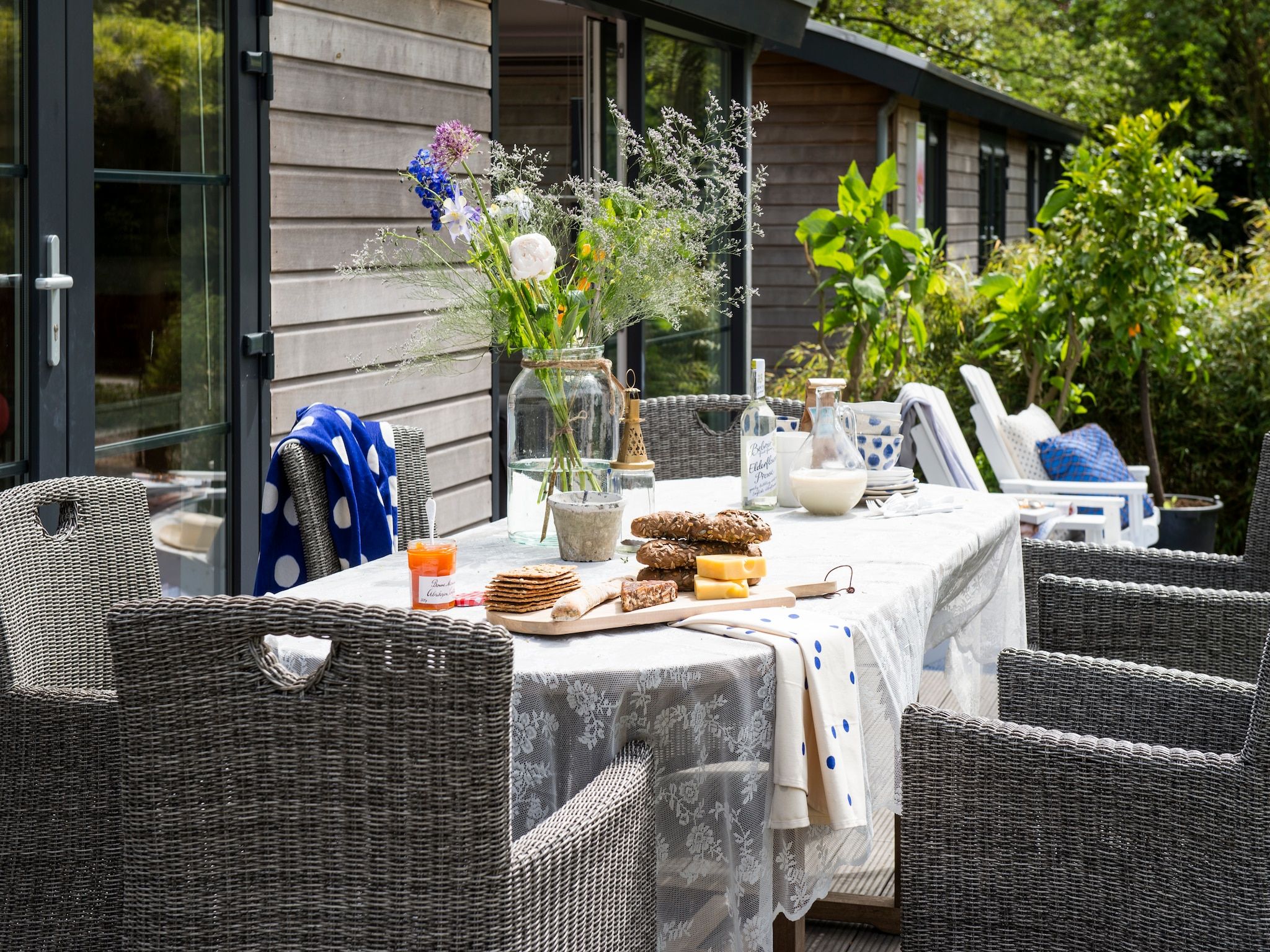 Het terras van Watervilla in Loosdrecht