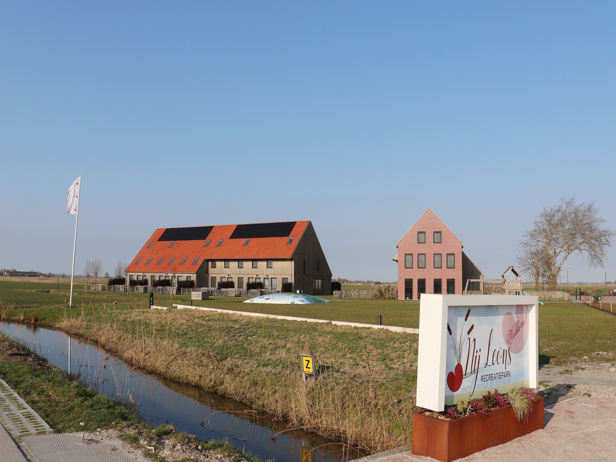 Moderne hoekvilla middenin Friesland in leons - Foto 30 van 30