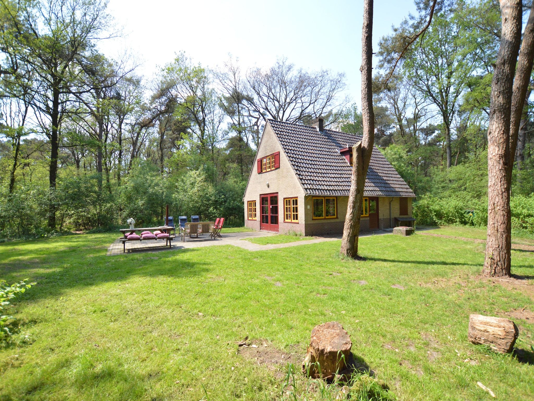 De buitenkant van De Wildenberg in Zuidwolde