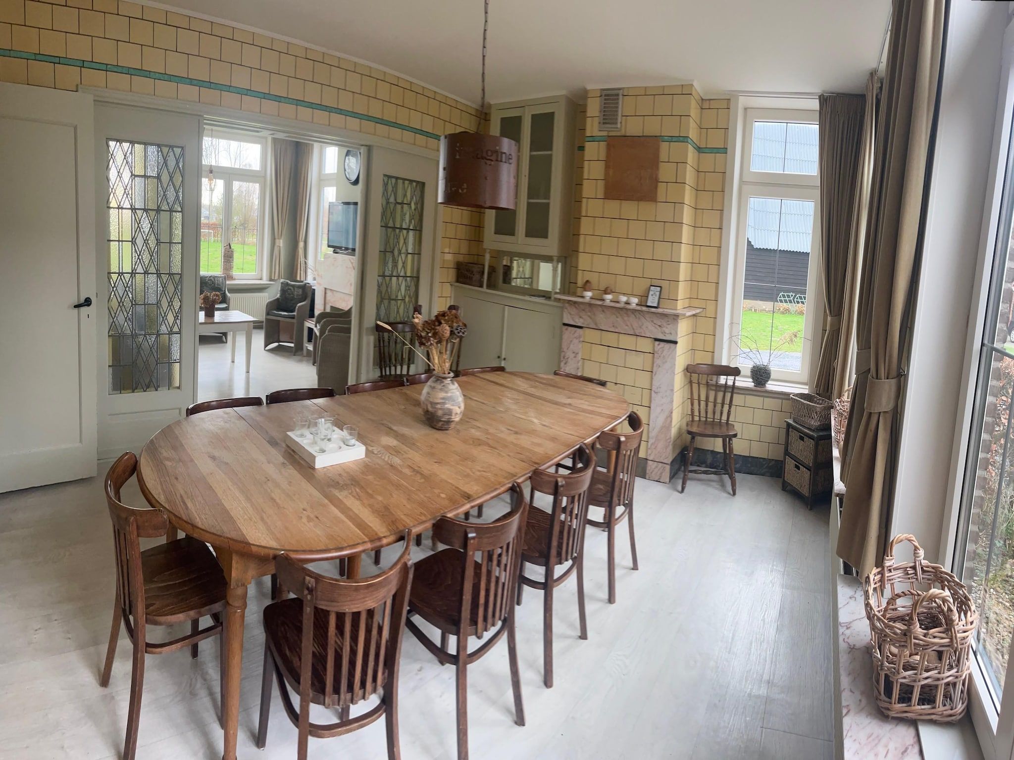 De eetkamer van De Biezenpolder 't Groothuus in Eede