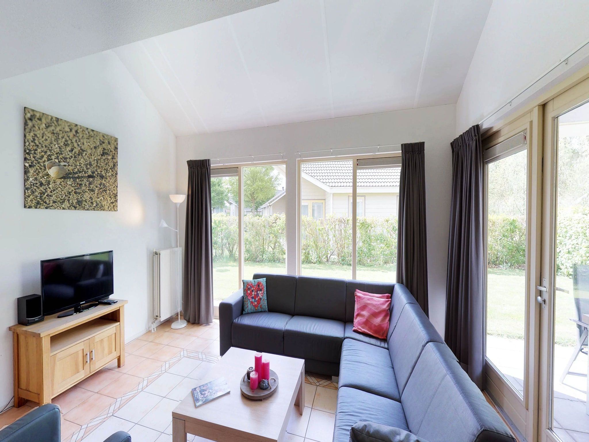 De woonkamer van Villapark de Paardekreek 5 in Kortgene