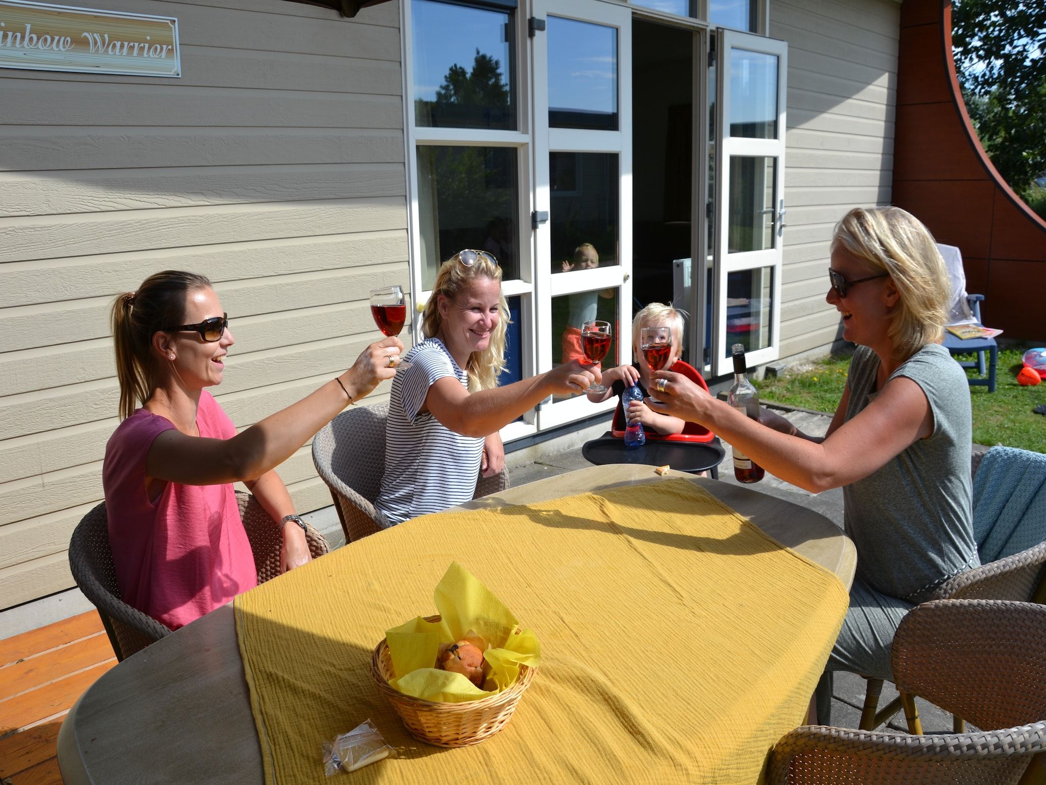 De tuin van Strandpark Vlugtenburg 2 in 's-Gravenzande