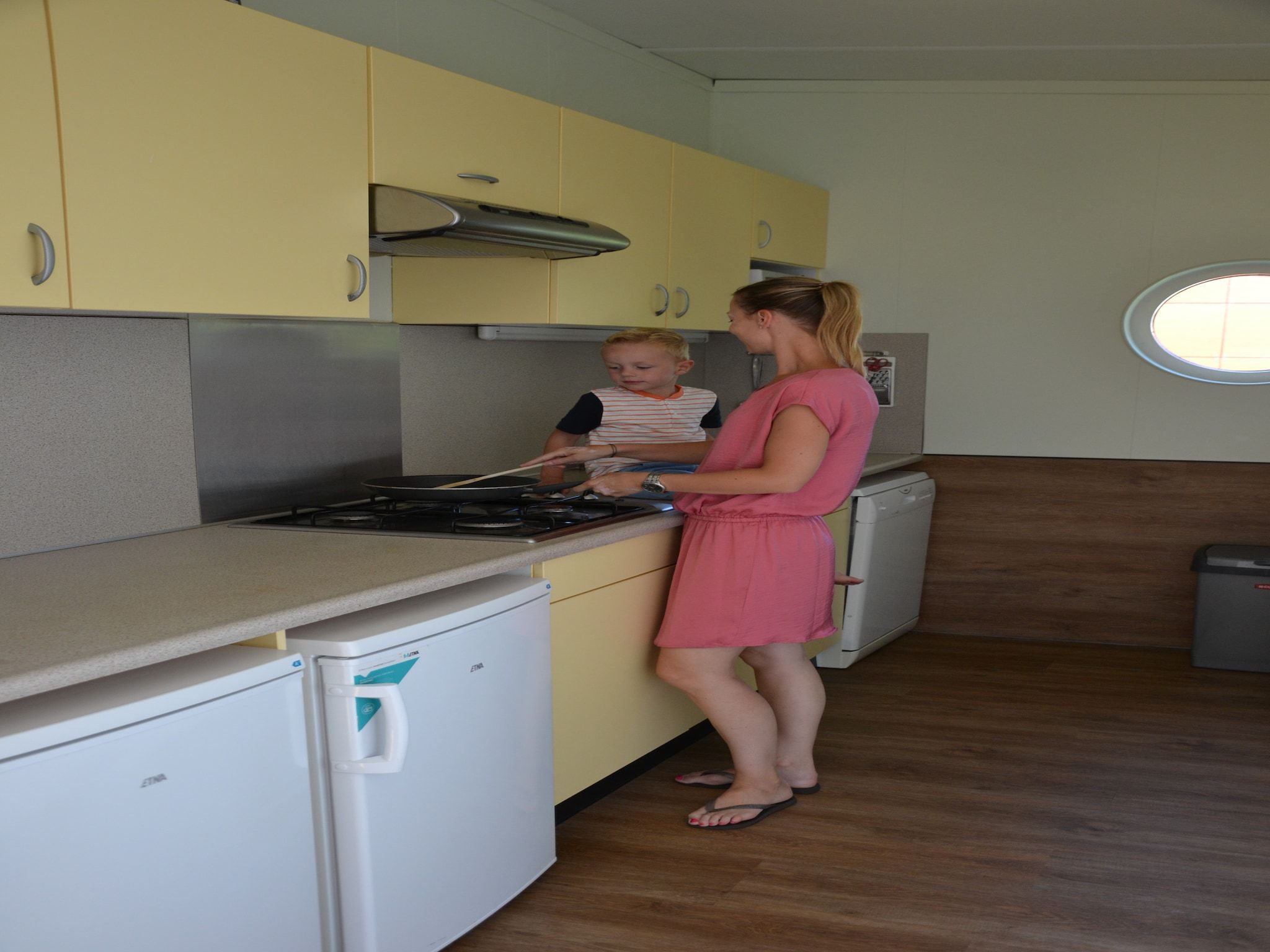 De keuken van Strandpark Vlugtenburg 3 in 's-Gravenzande