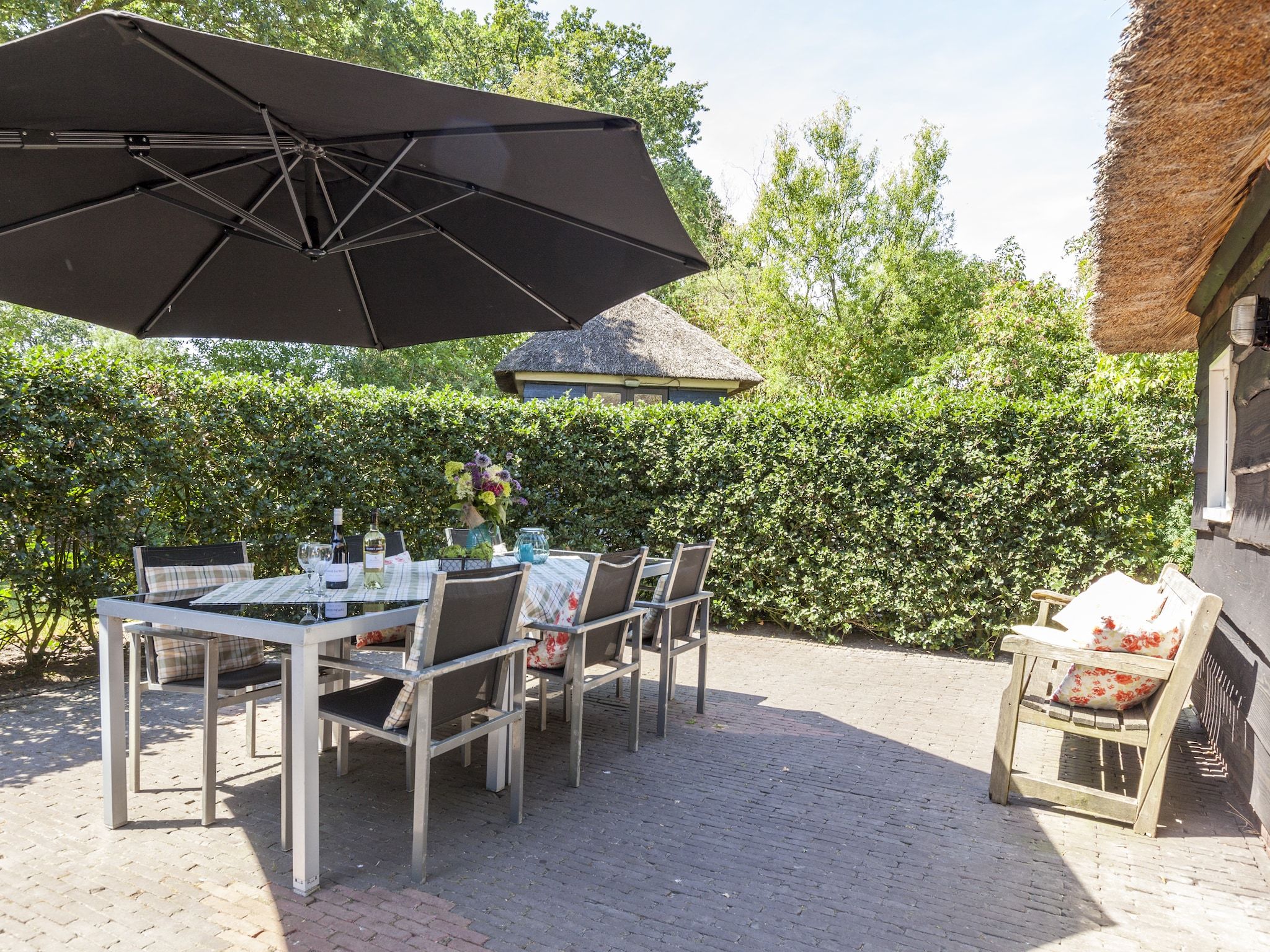 Het terras van De Hytte in Balkbrug