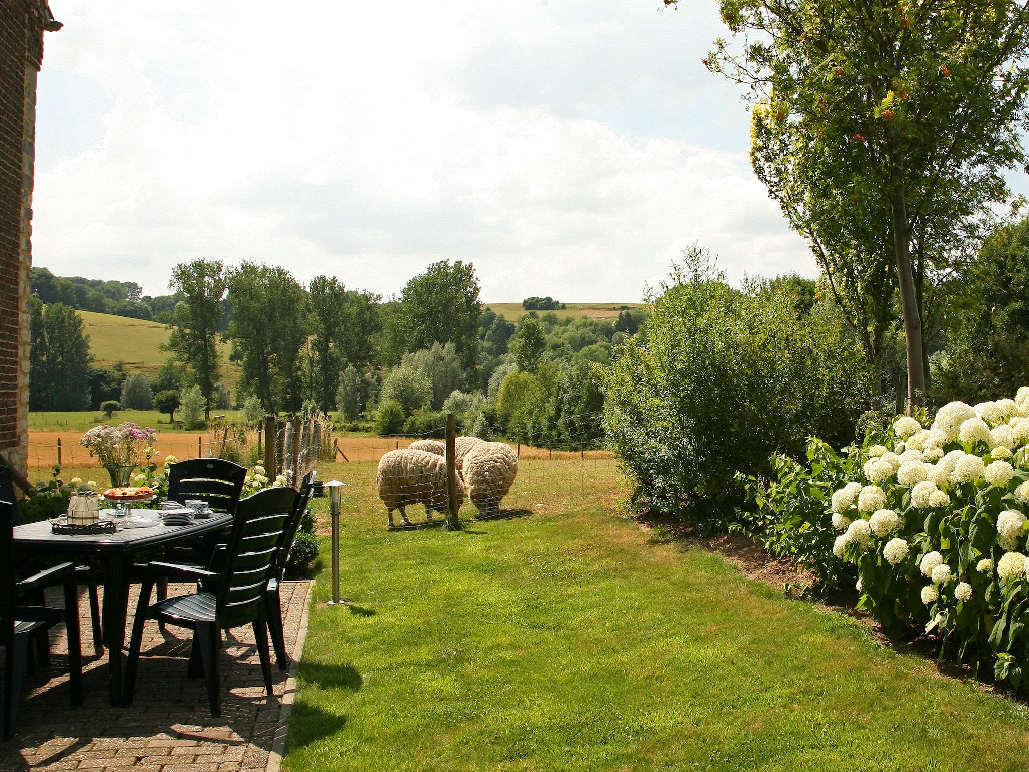 De tuin van Hoeve in gunne winkel 1 en 2 in Wijlre