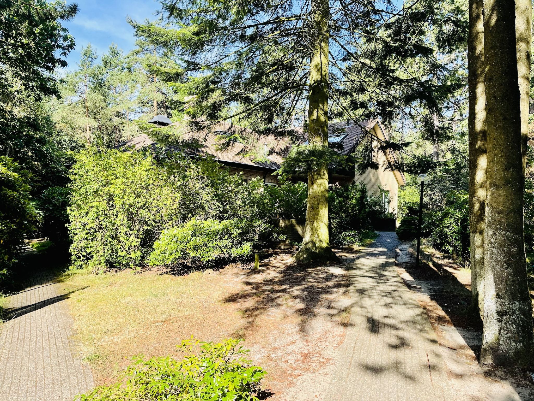 De buitenkant van De grove Den in Doornspijk