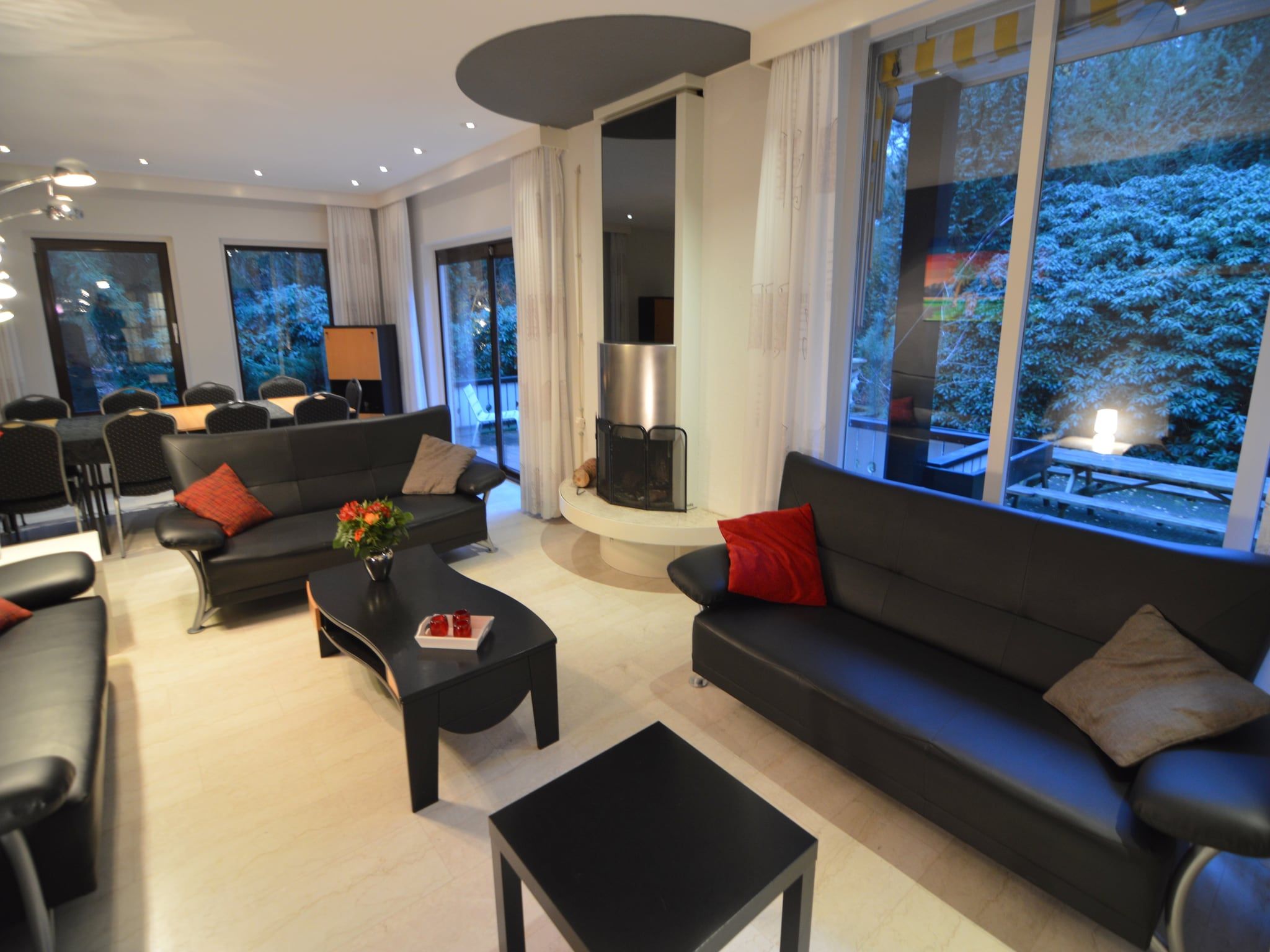 De woonkamer van De grove den in Doornspijk