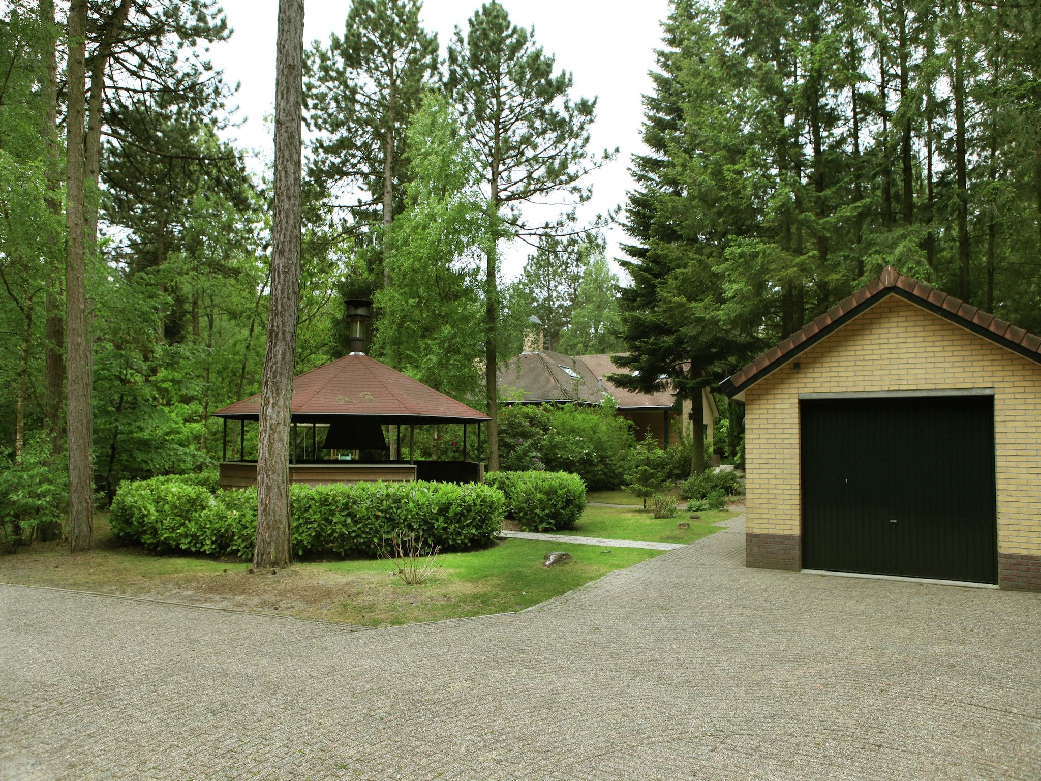 De buitenkant van De grove den in Doornspijk