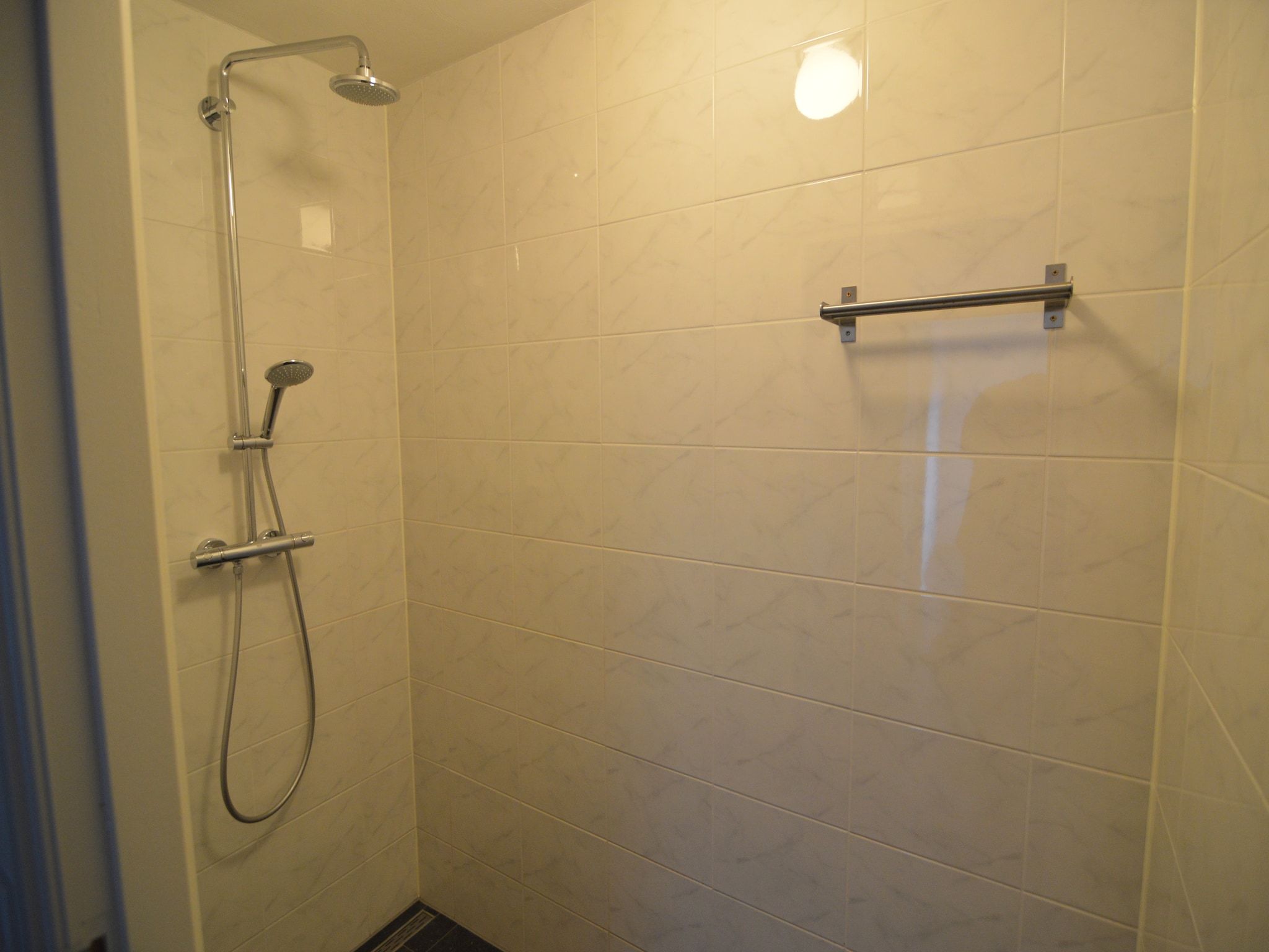 De badkamer van Het Schafthuis in Valkenswaard