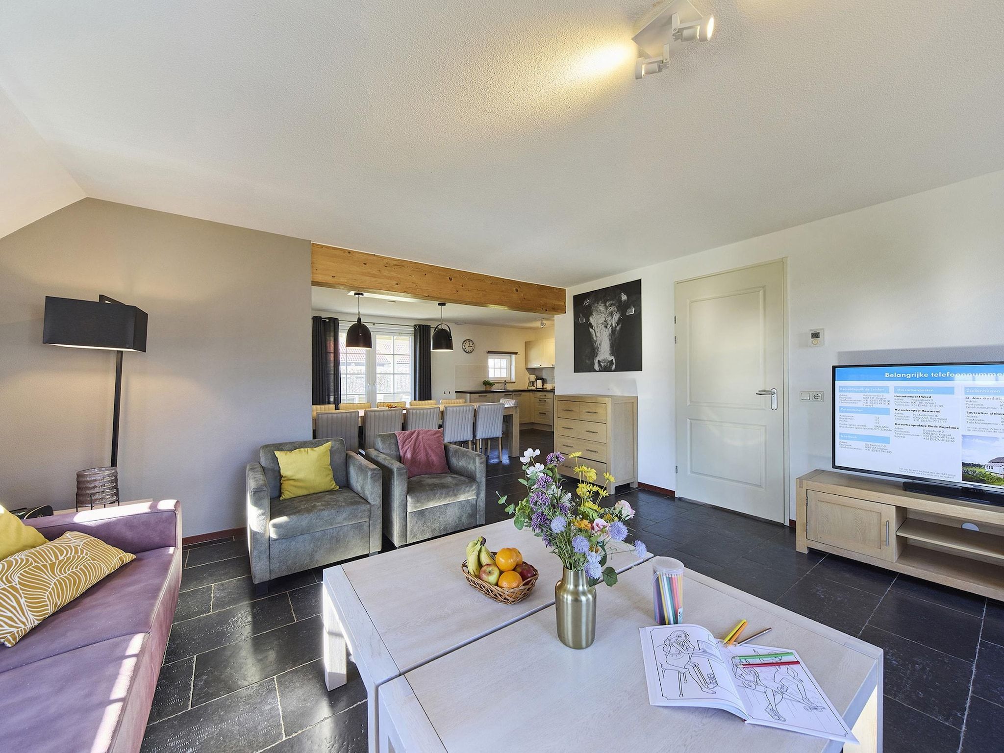 De woonkamer van Buitenhof De Leistert 7 in Roggel