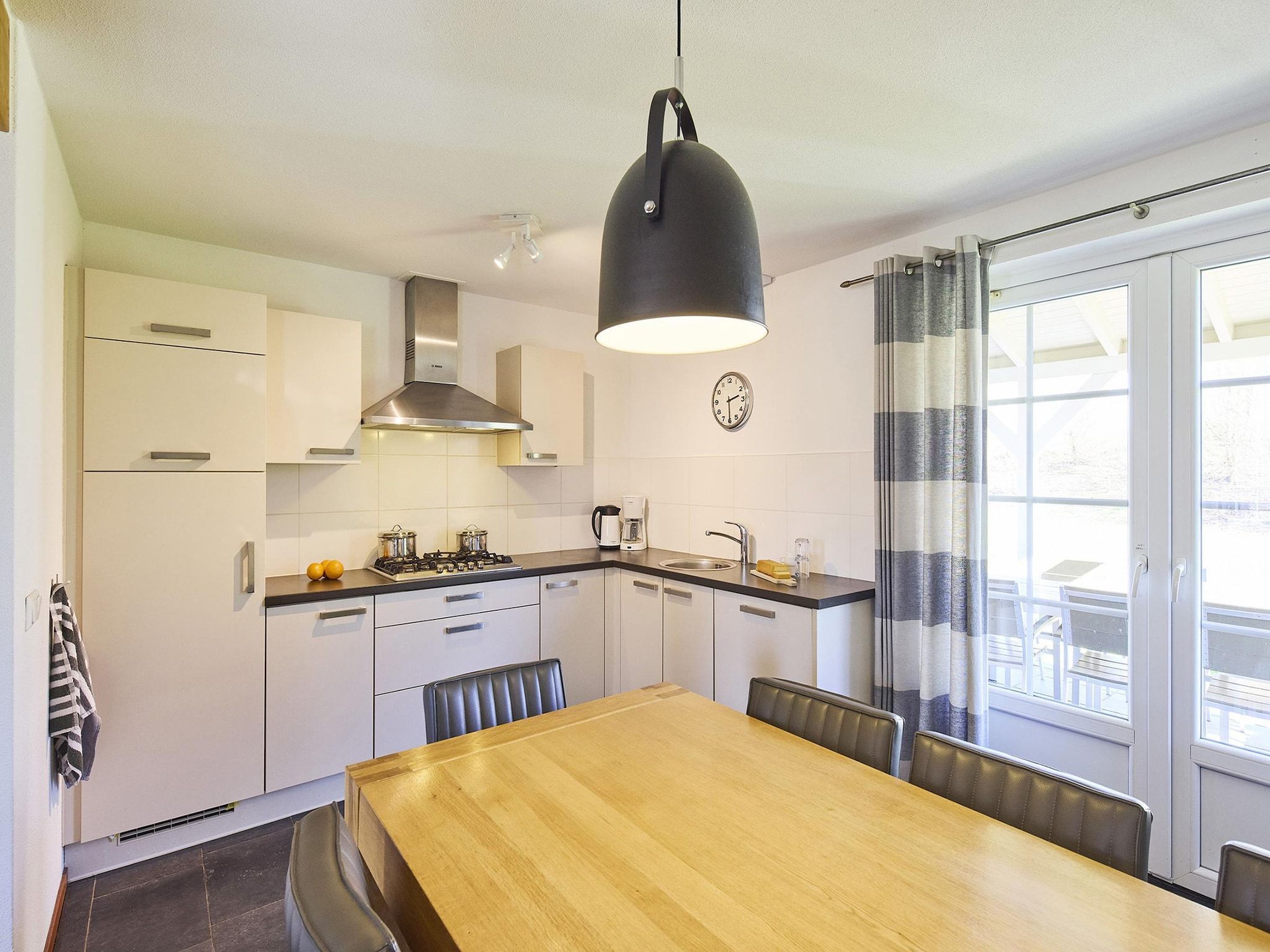 De keuken van Buitenhof De Leistert 9 in Roggel