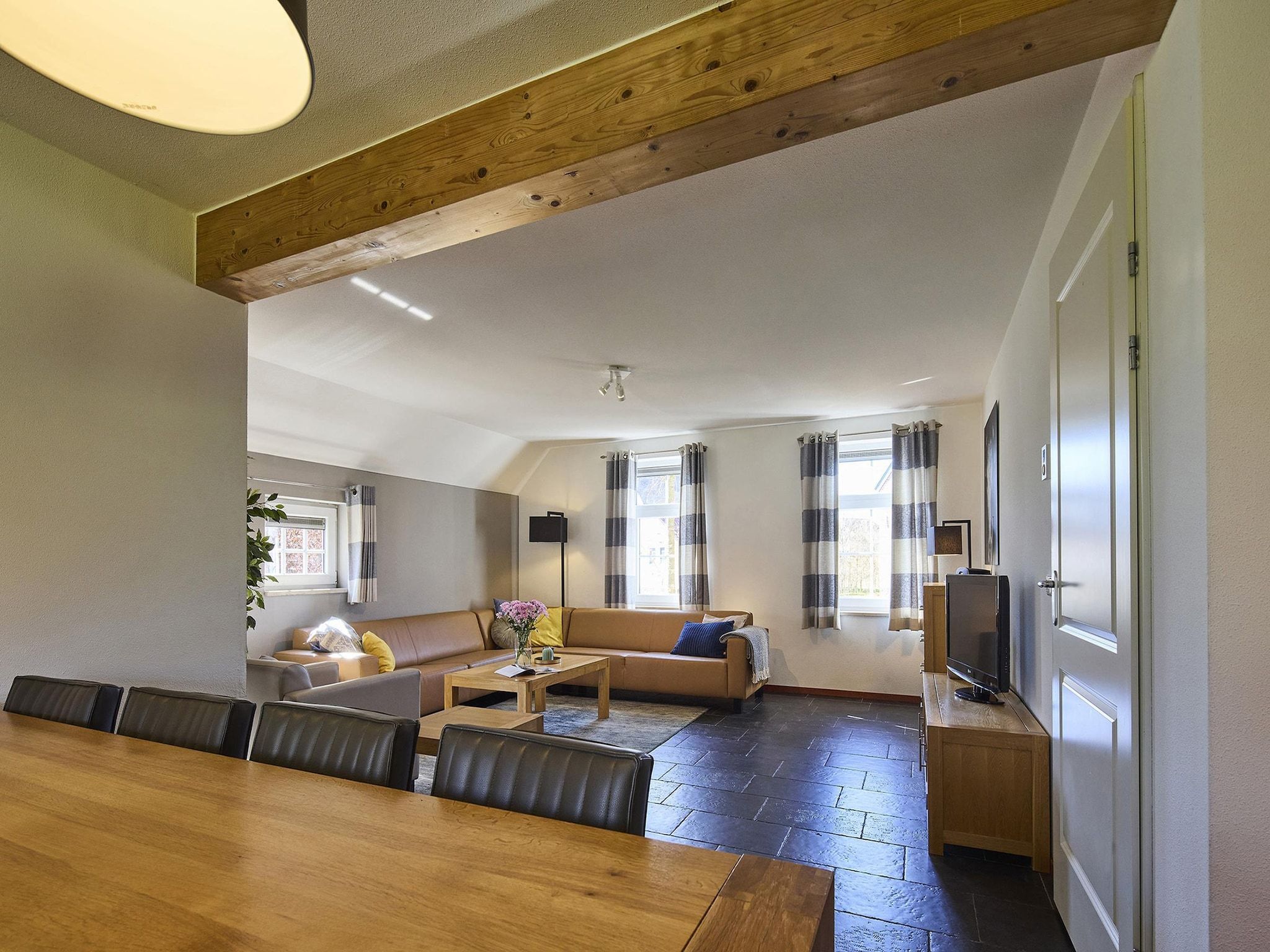 De eetkamer van Buitenhof De Leistert 9 in Roggel