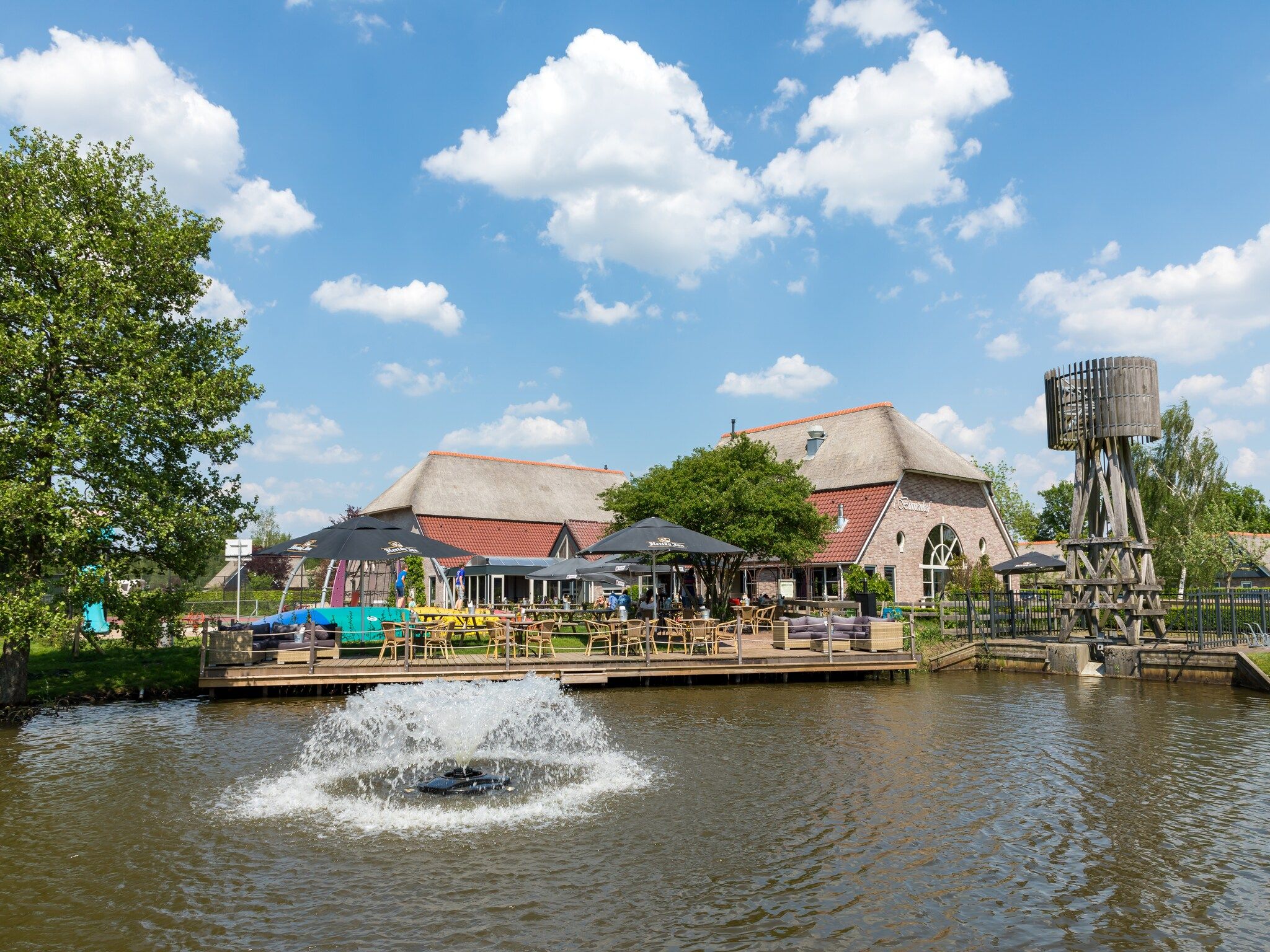 Parkfaciliteiten bij Villapark De Weerribben 1 in Paasloo