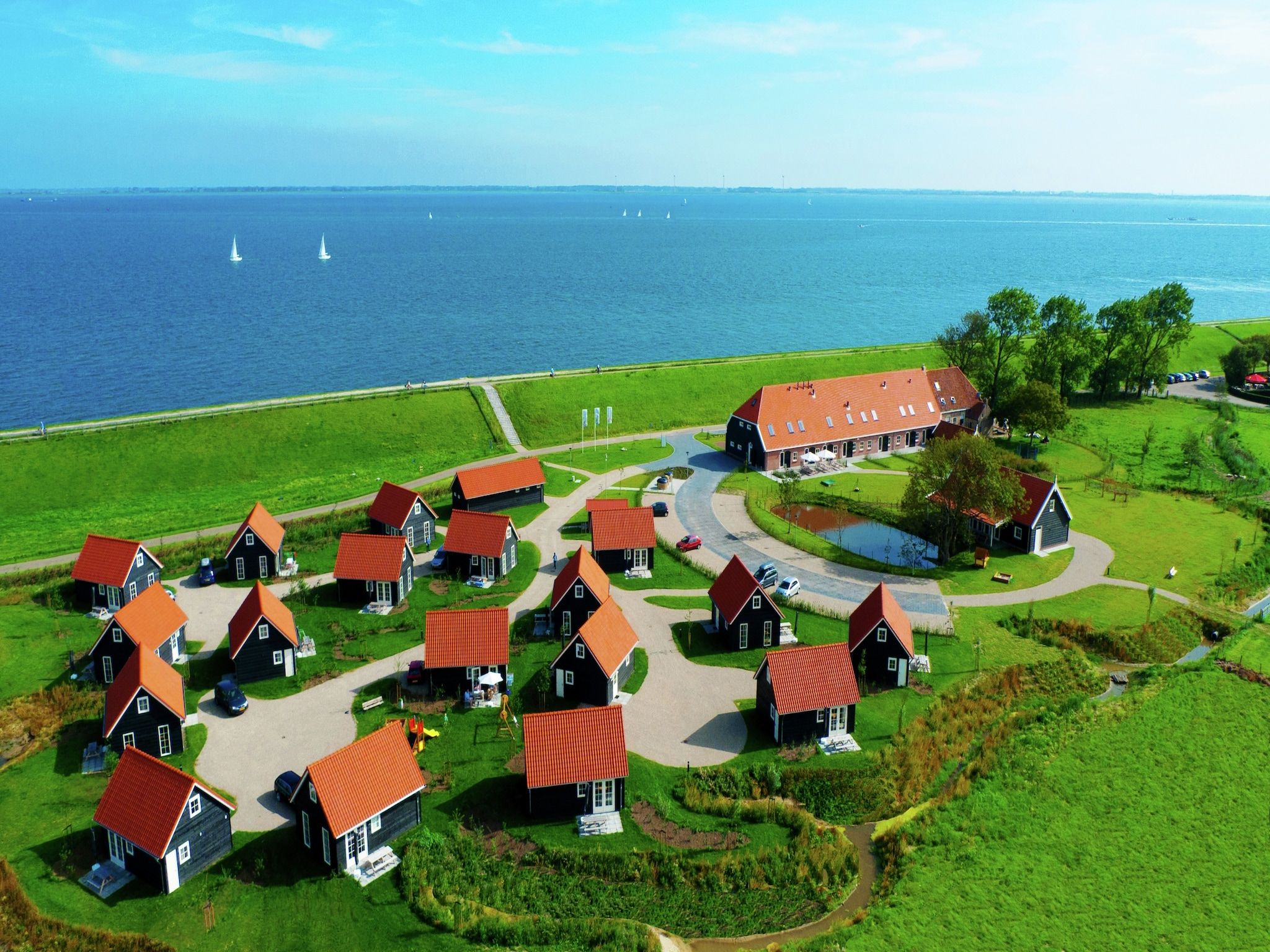 De buitenkant van Recreatiepark de Stelhoeve 2 in Wemeldinge