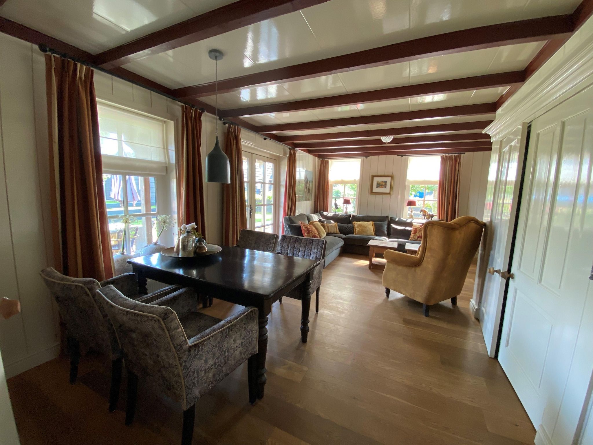 De woonkamer van Recreatiepark Wiringherlant - Ons Huys in Hippolytushoef