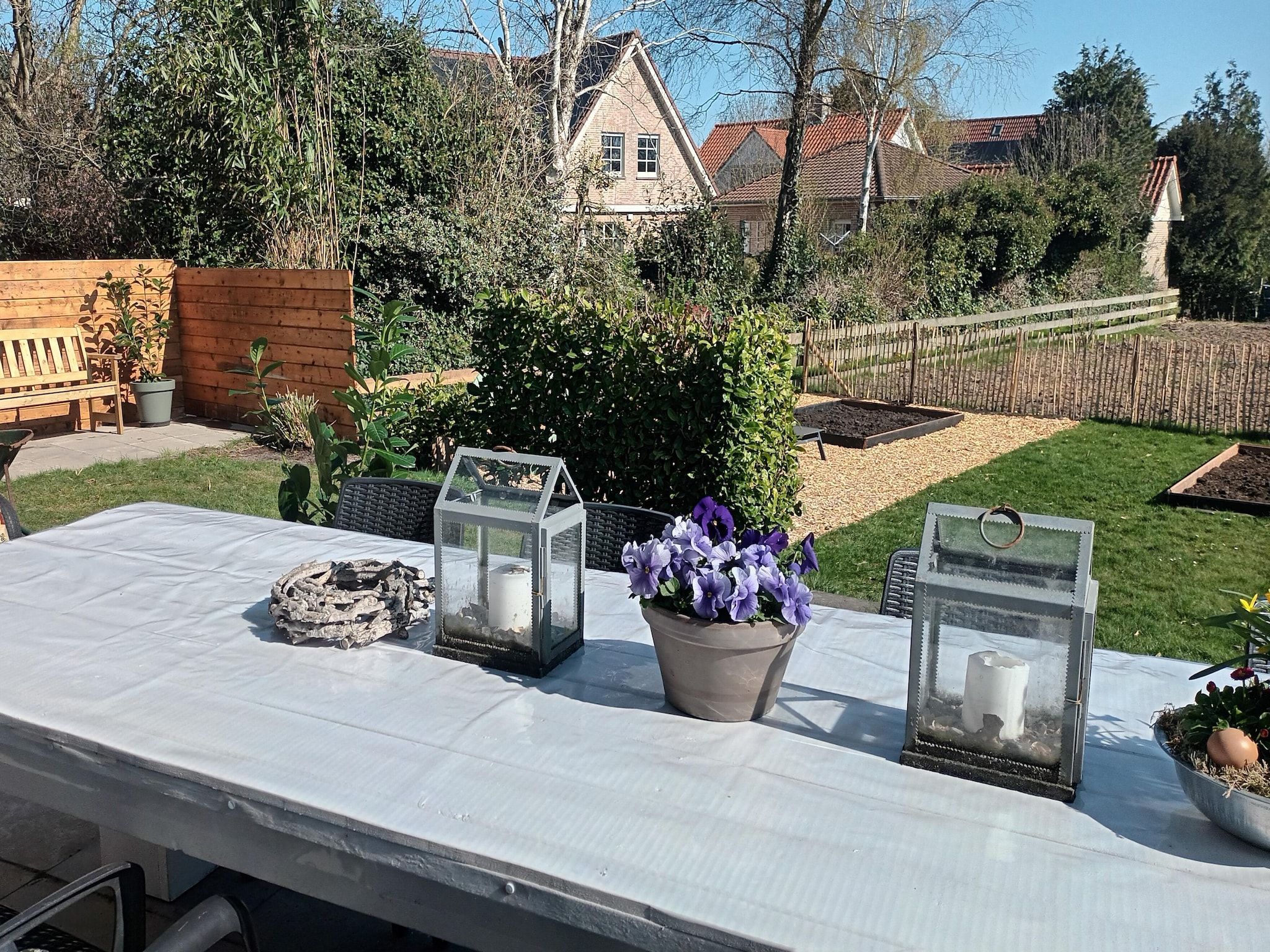 Het terras van Fancy in Groet