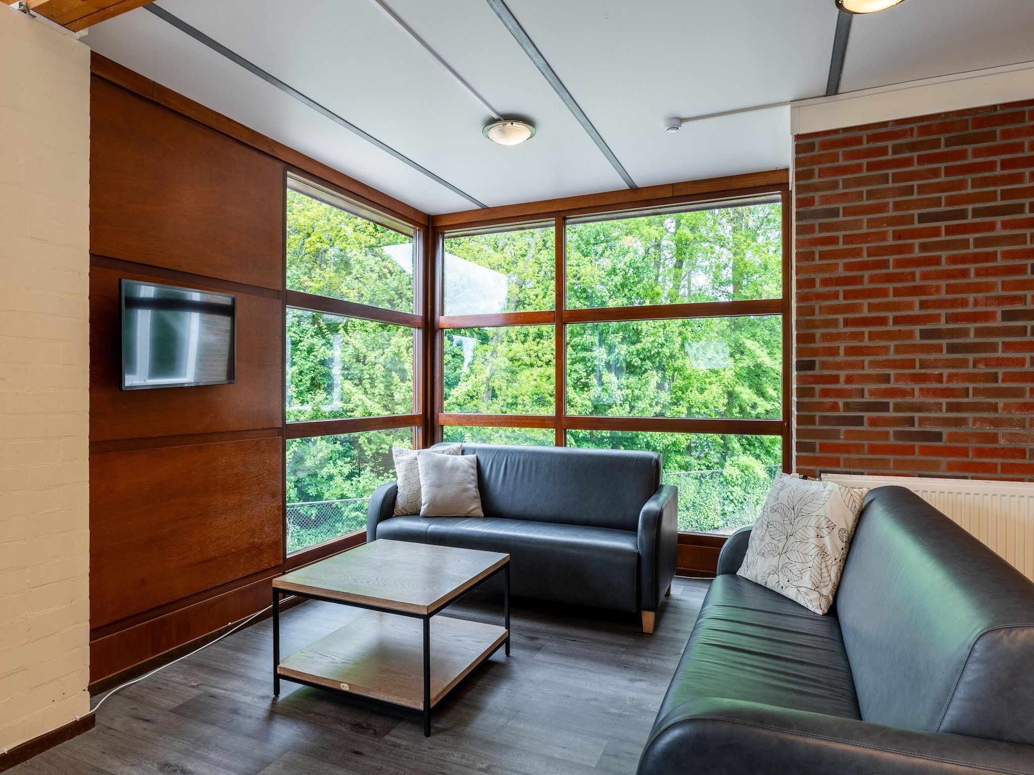 De woonkamer van Hunzepark 10 in Gasselternijveen