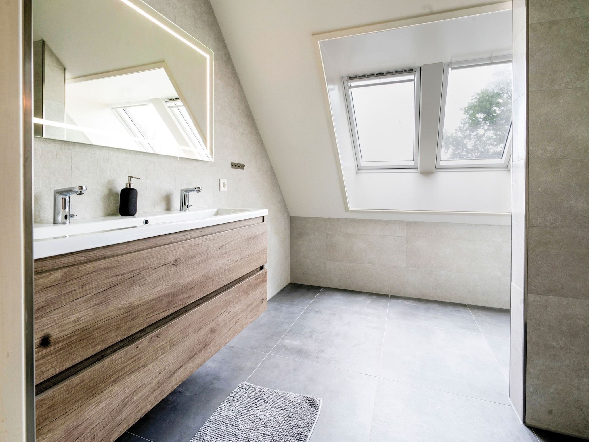 De badkamer van Heide State in Noardburgum