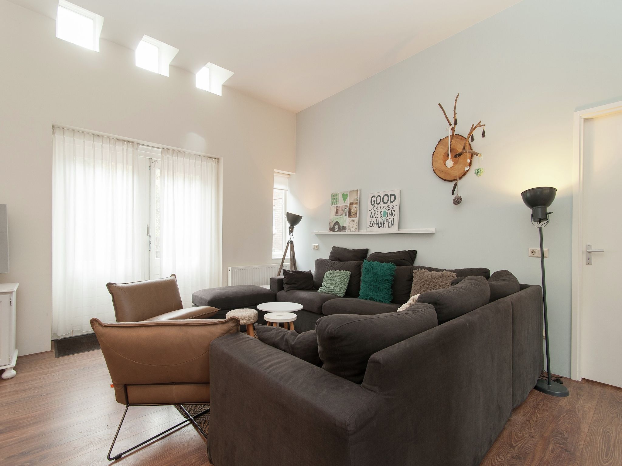 De woonkamer van Huize Glory Amethist aan Zee in Bergen aan zee