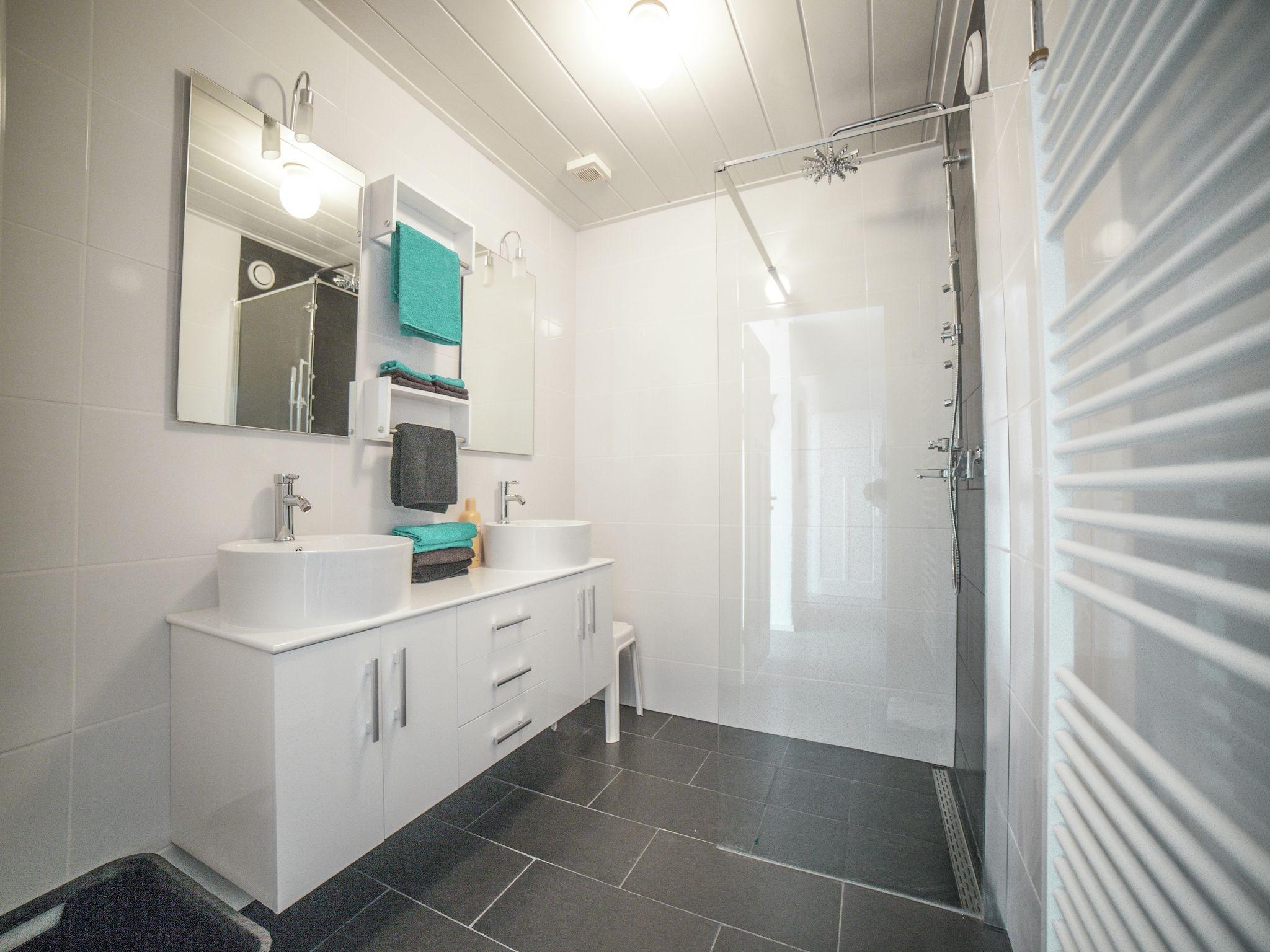 De badkamer van Robertushoeve in Dalfsen